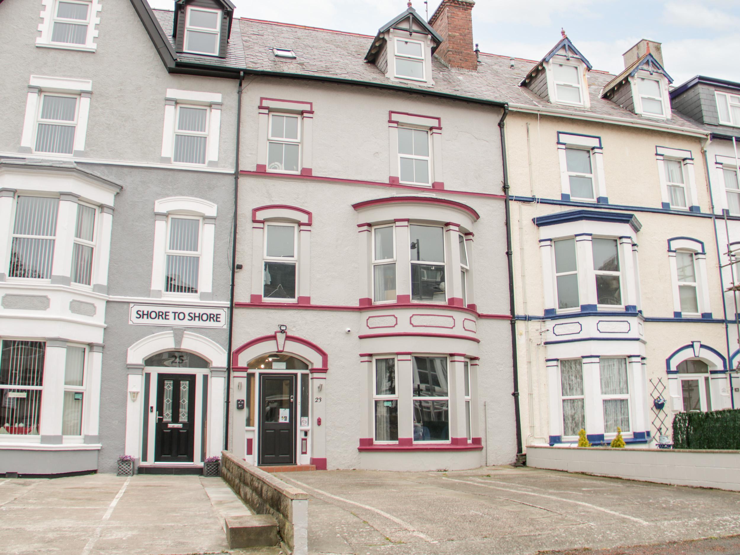 Holiday Cottage Reviews for 23 Deganwy Avenue - Holiday Cottage in Llandudno, Conwy
