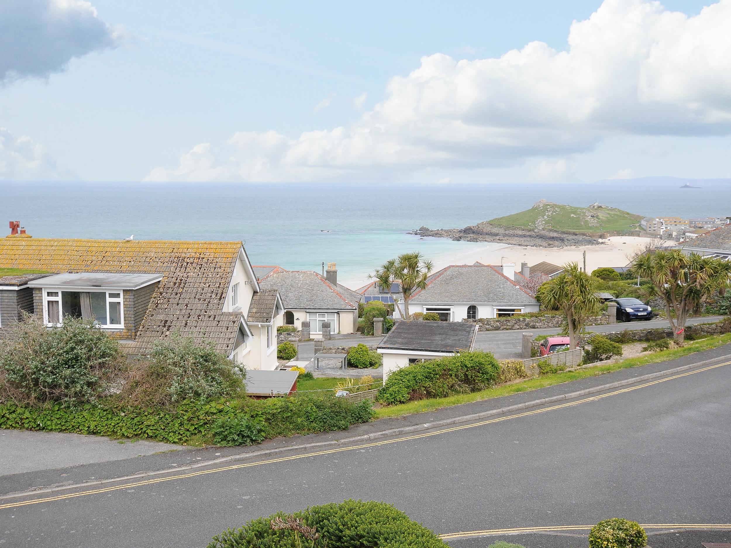 Holiday Cottage Reviews for Beach Haven - Holiday Cottage in St Ives, Cornwall Inc Scilly