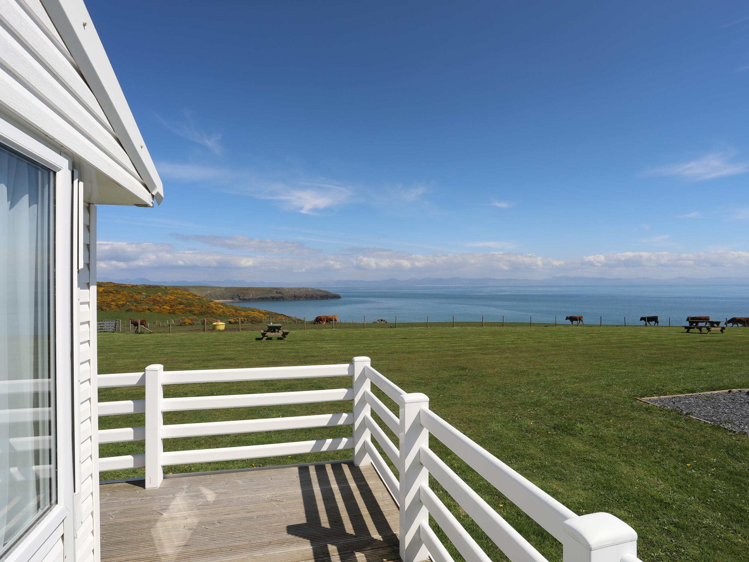 Holiday Cottage Reviews for The Caravan - Cilan - Holiday Cottage in Abersoch, Gwynedd