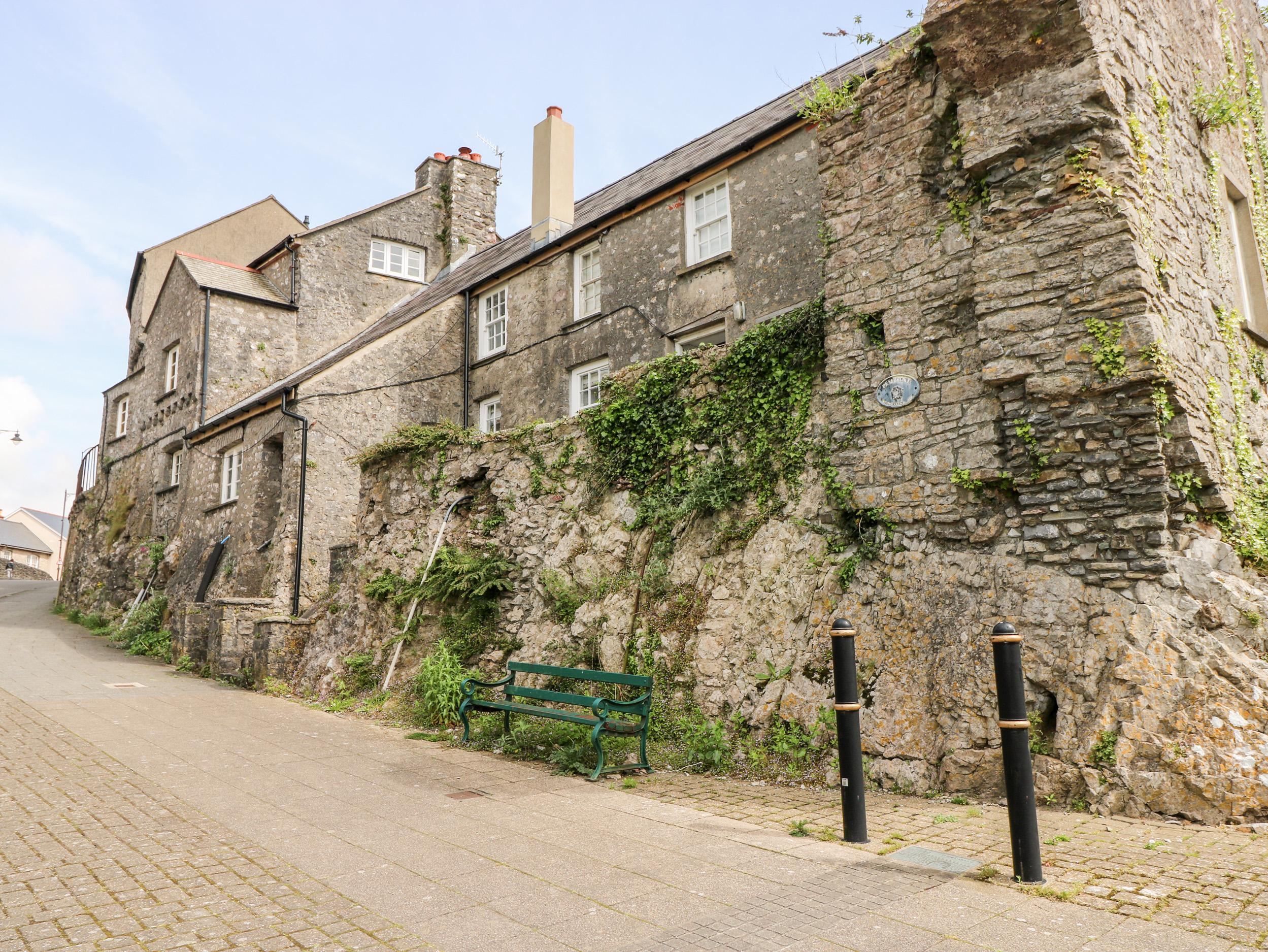 Holiday Cottage Reviews for 10 Westgate Hill - Holiday Cottage in Pembroke, Pembrokeshire