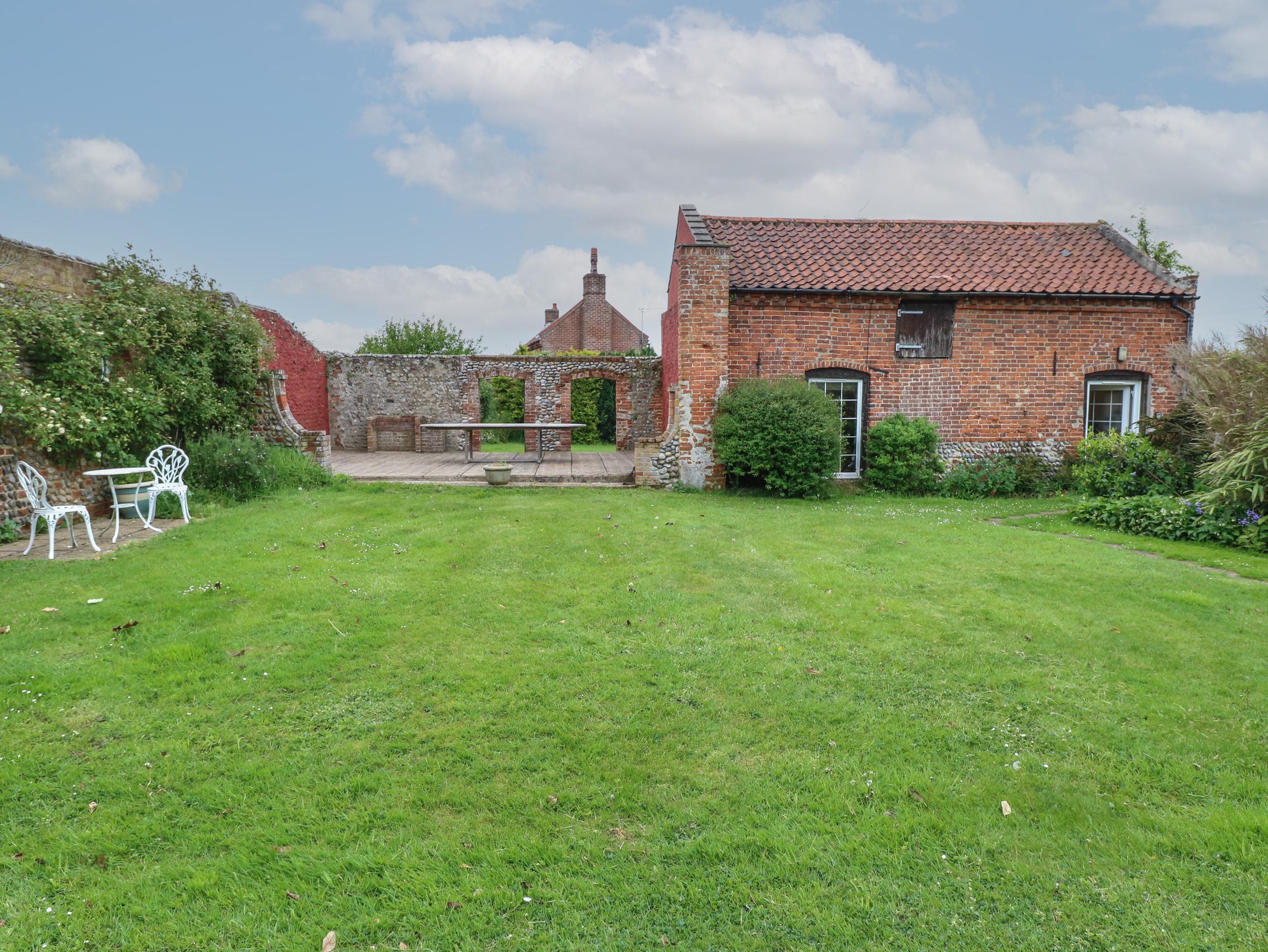 Holiday Cottage Reviews for Pear Tree Barn - Holiday Cottage in Norwich, Norfolk