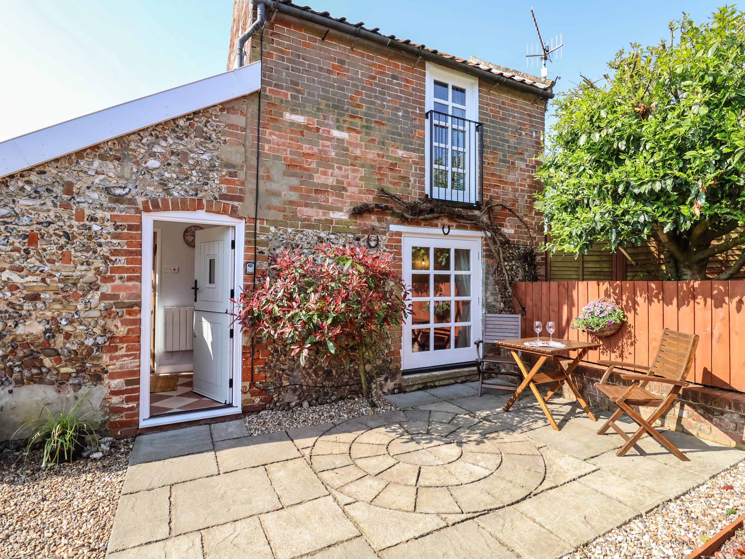 Holiday Cottage Reviews for Admiral Cottage - Holiday Cottage in Saxmundham, Suffolk