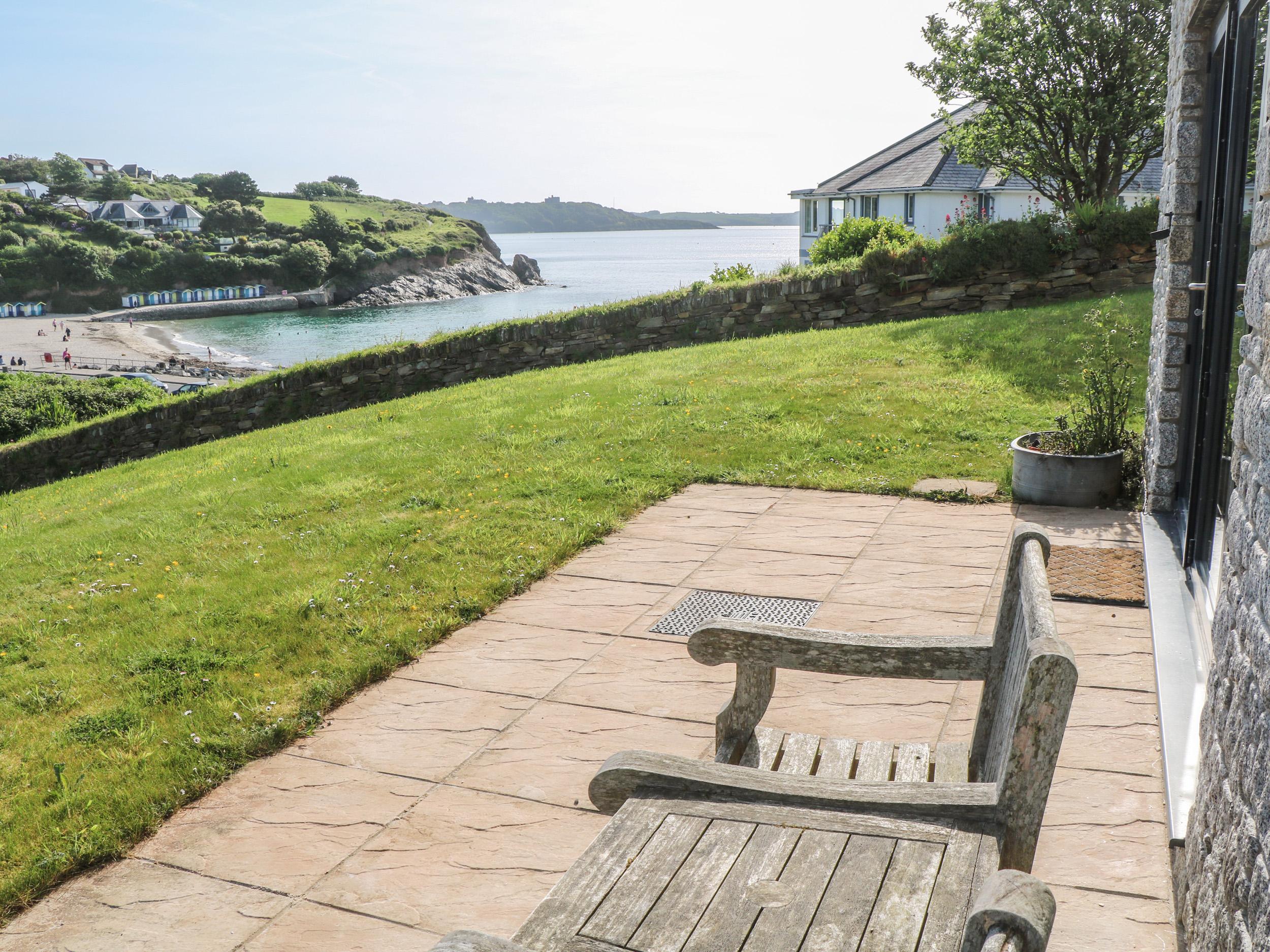 Holiday Cottage Reviews for 2 The Dunes - Holiday Cottage in Falmouth, Cornwall Inc Scilly