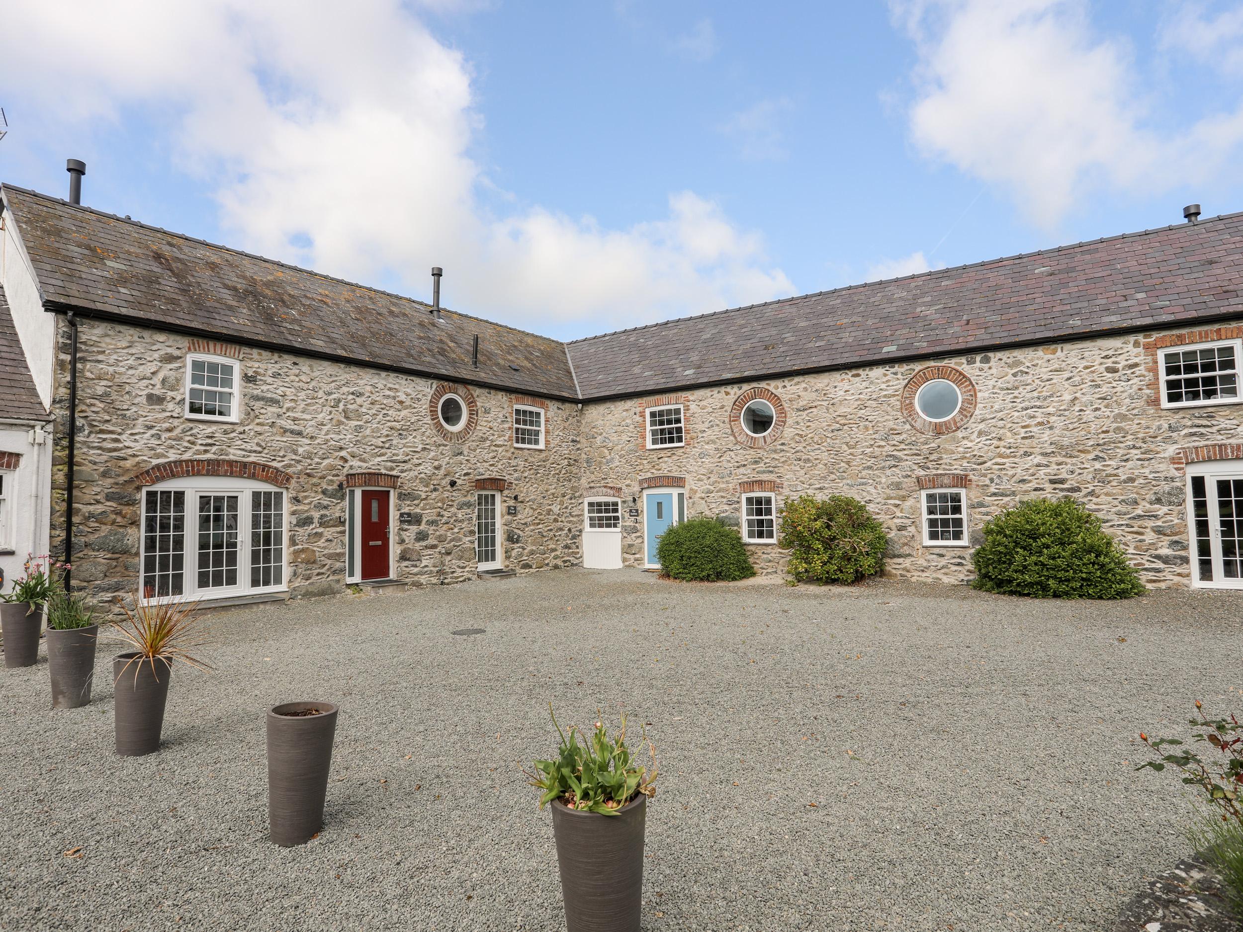 Holiday Cottage Reviews for The Stables - Holiday Cottage in Holyhead, Isle of Anglesey