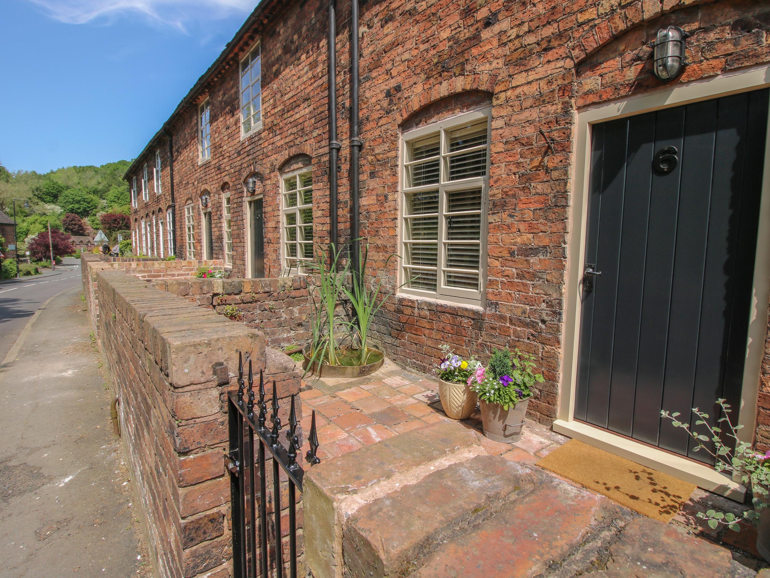 Holiday Cottage Reviews for Number 6 - Holiday Cottage in Telford , Shropshire