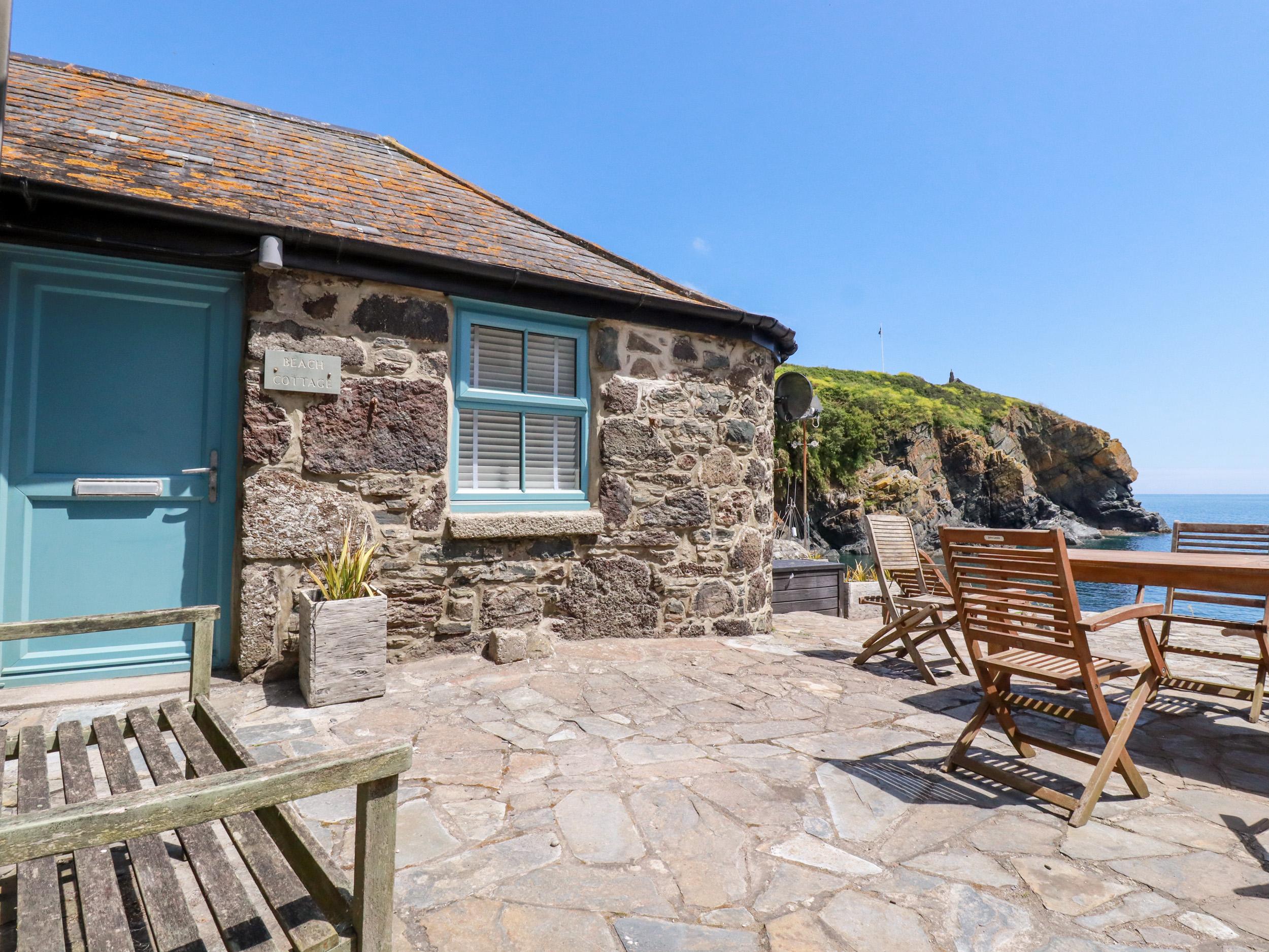 Holiday Cottage Reviews for Beach Cottage - Holiday Cottage in Cadgwith, Cornwall Inc Scilly