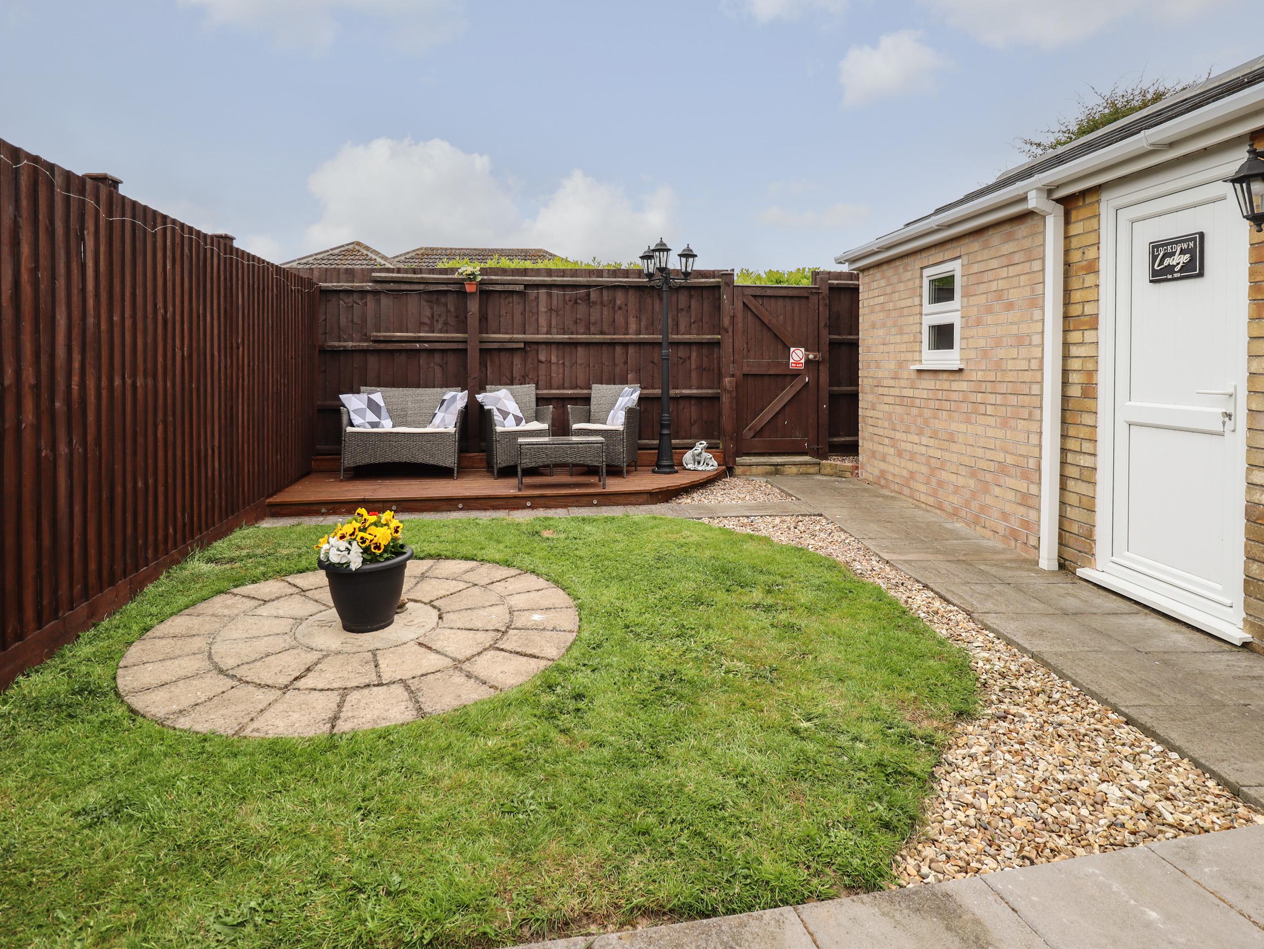 Holiday Cottage Reviews for Lockdown Lodge - Holiday Cottage in Mablethorpe, Lincolnshire