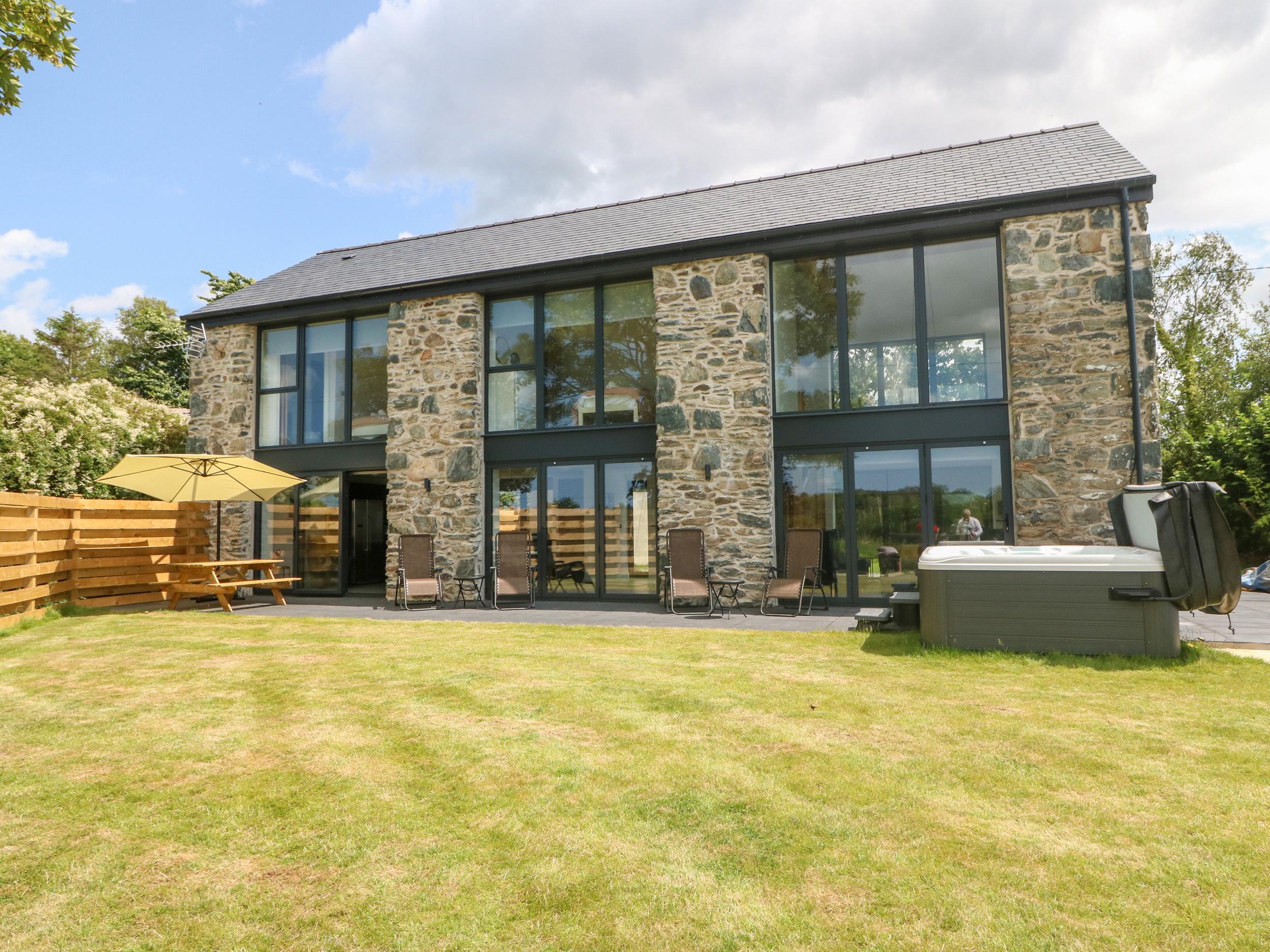 Holiday Cottage Reviews for Pen-Y-Bryn - Holiday Cottage in Llanfairpwllgwyngyll, Isle of Anglesey