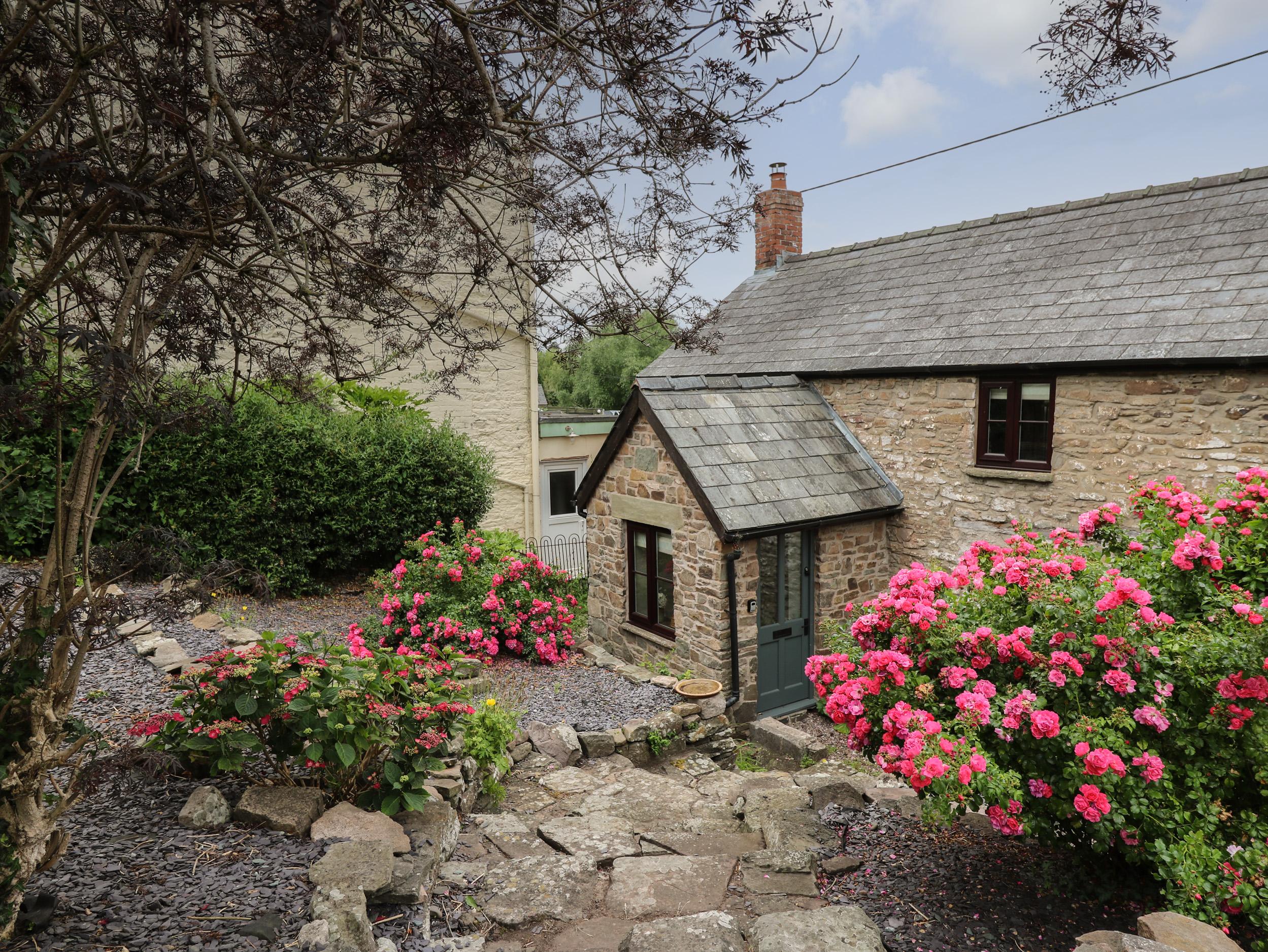 Holiday Cottage Reviews for Groveside - Holiday Cottage in Brecon, Powys