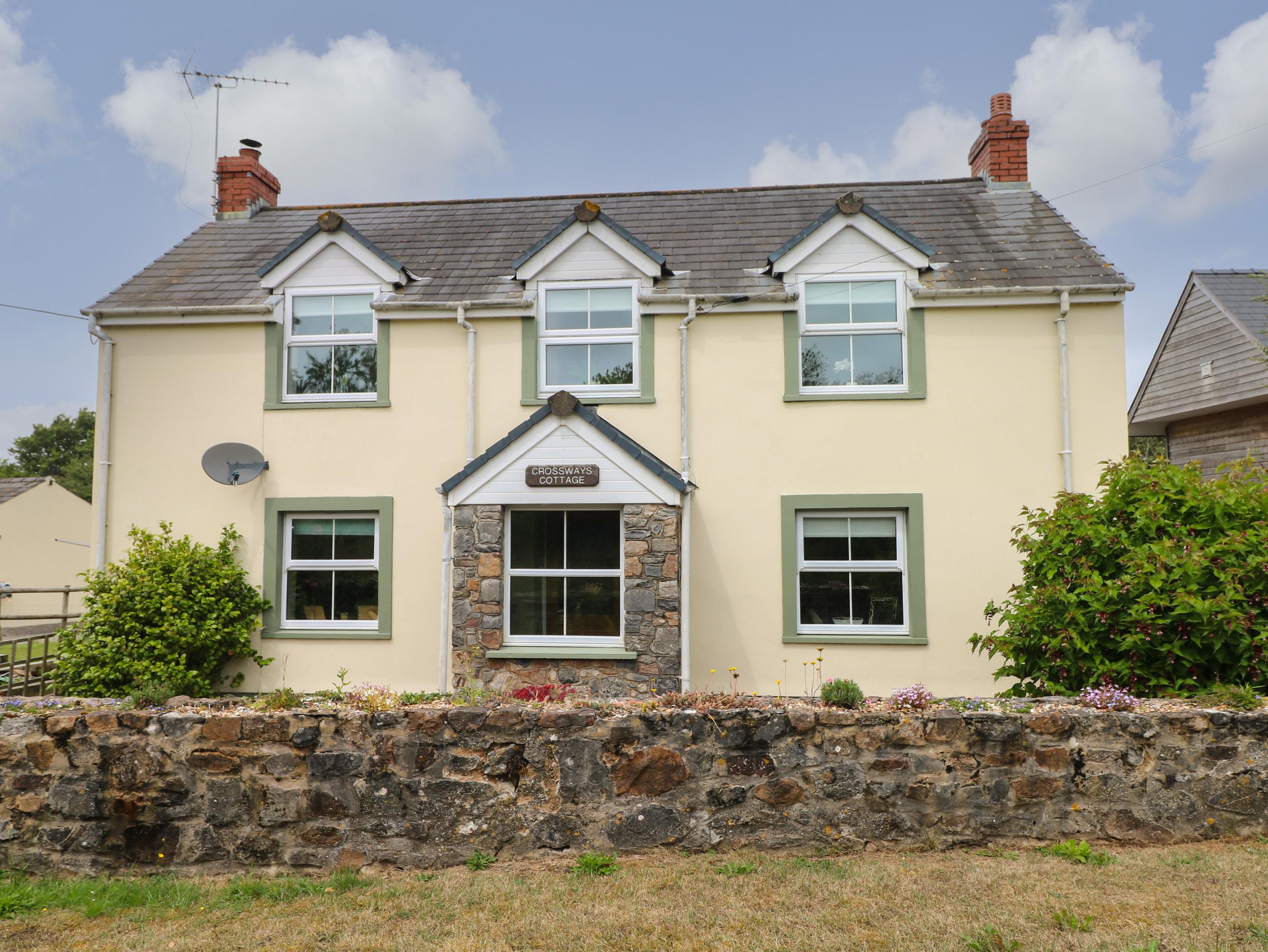 Holiday Cottage Reviews for Crossways Cottage - Holiday Cottage in Carew, Pembrokeshire