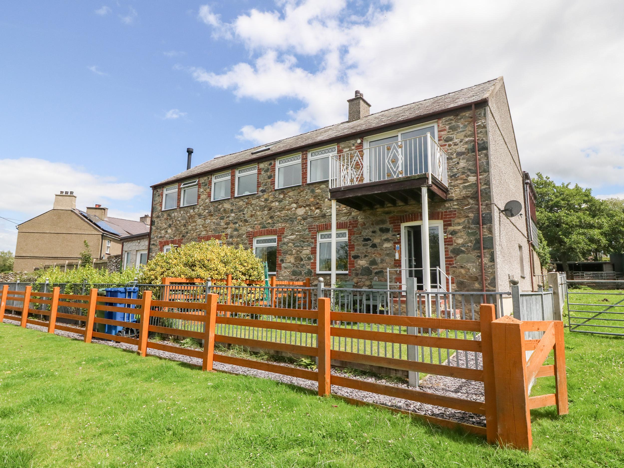 Holiday Cottage Reviews for Coed Y Glyn Bach - Holiday Cottage in Penygroes, Gwynedd