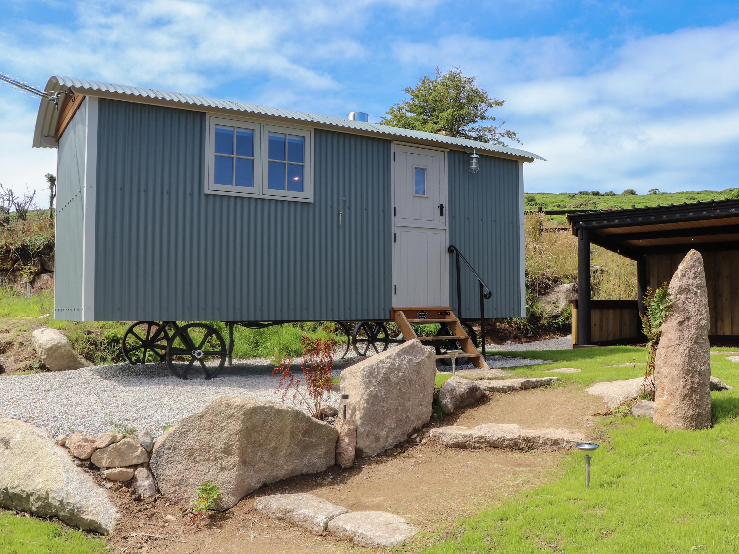 Holiday Cottage Reviews for Bosulla Shepherds Hut - Holiday Cottage in Penzance, Cornwall Inc Scilly