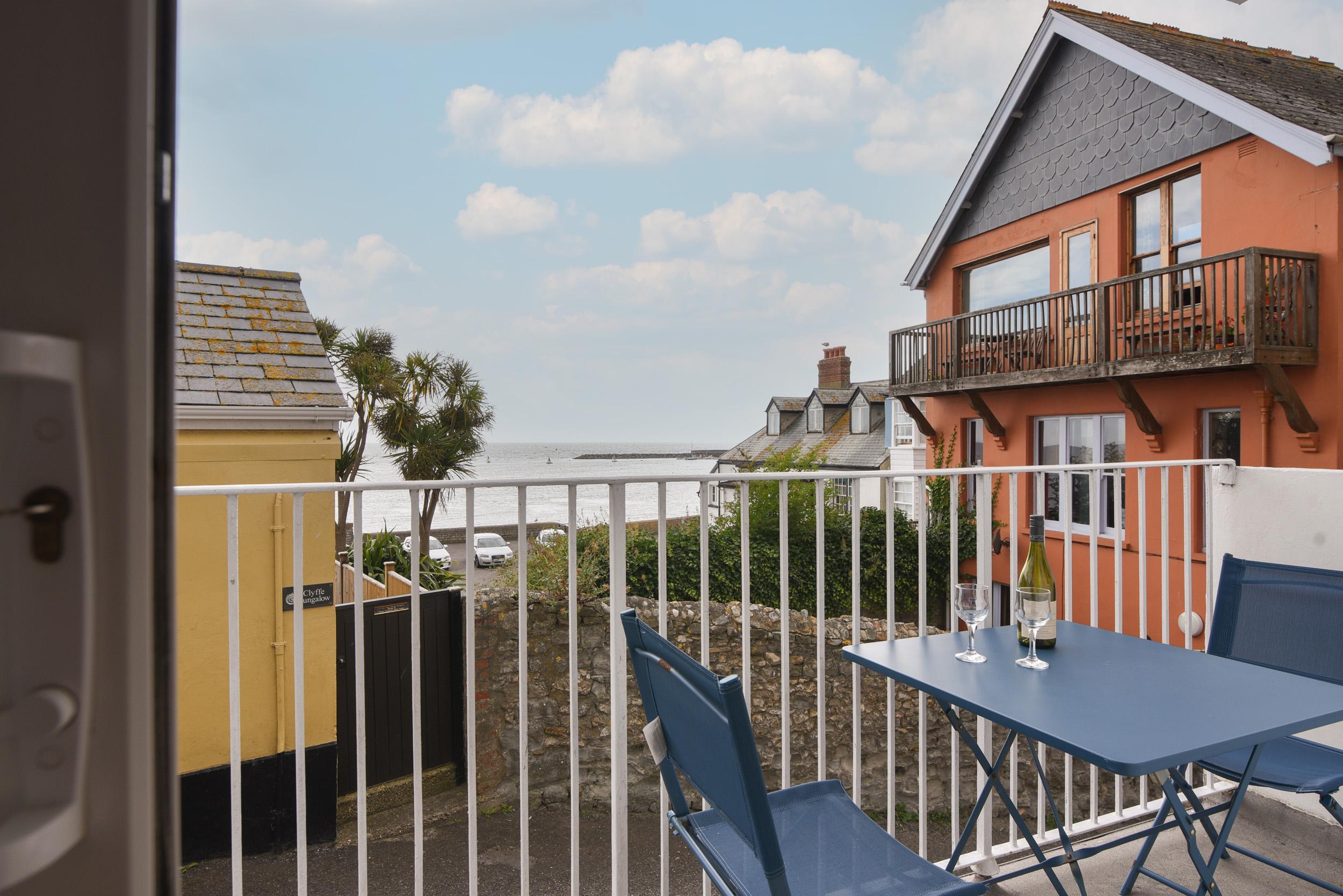 Holiday Cottage Reviews for 3 Bay View Court - Holiday Cottage in Lyme Regis, Dorset