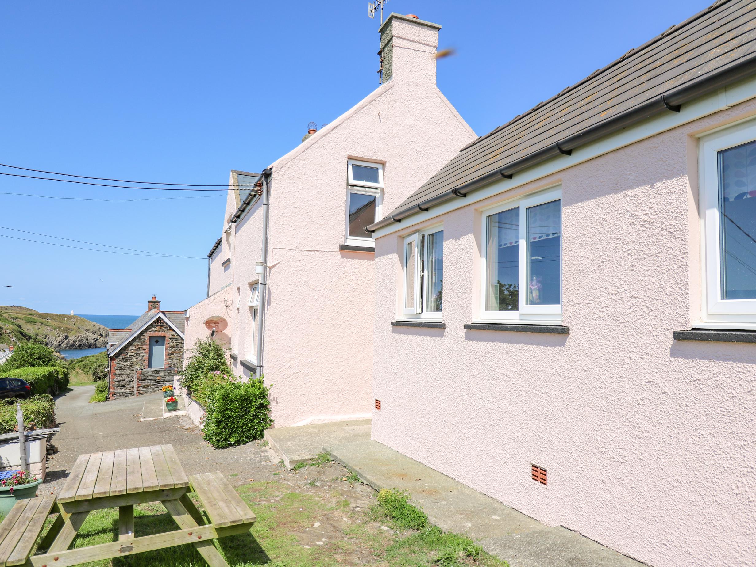 Holiday Cottage Reviews for 2 Sunny Hill - Holiday Cottage in St Davids, Pembrokeshire