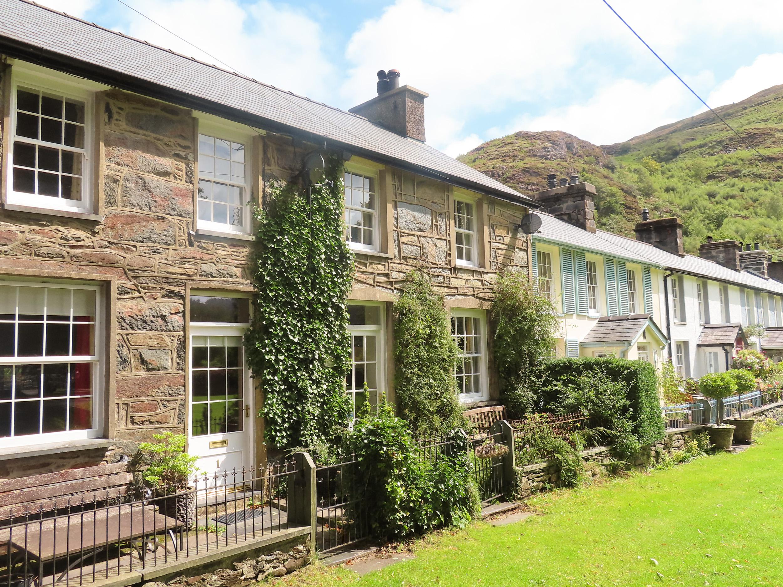 Holiday Cottage Reviews for Ty Nain - Holiday Cottage in Beddgelert, Gwynedd