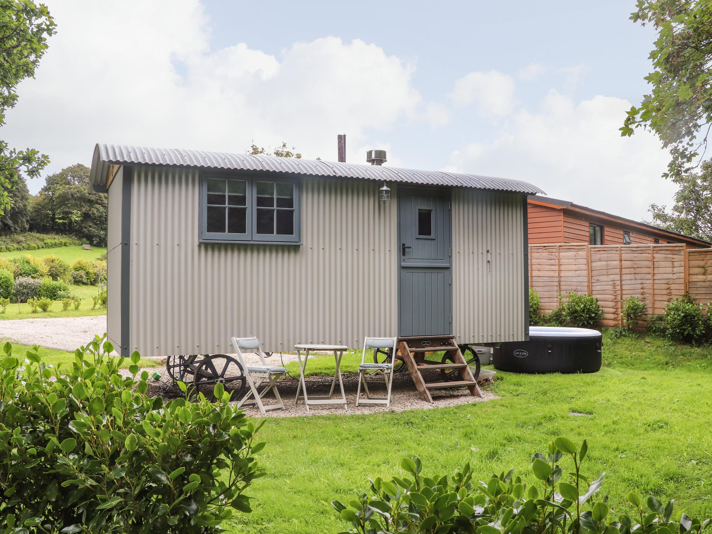 Holiday Cottage Reviews for Godrevy Shepherds Hut - Holiday Cottage in Hayle, Cornwall Inc Scilly