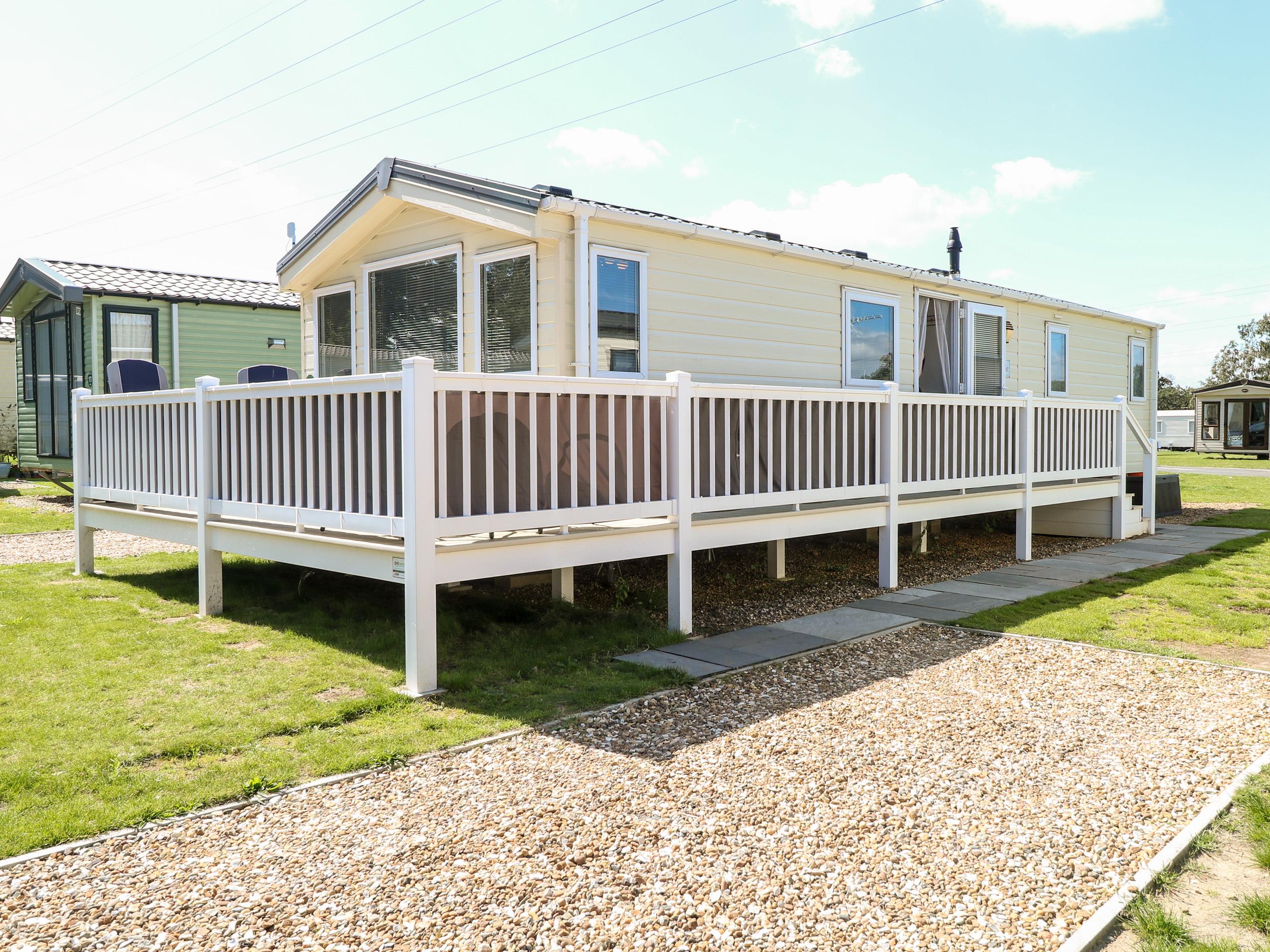 Holiday Cottage Reviews for Caravan 11 Foxburrow Hang - Holiday Cottage in Great Yarmouth, Norfolk