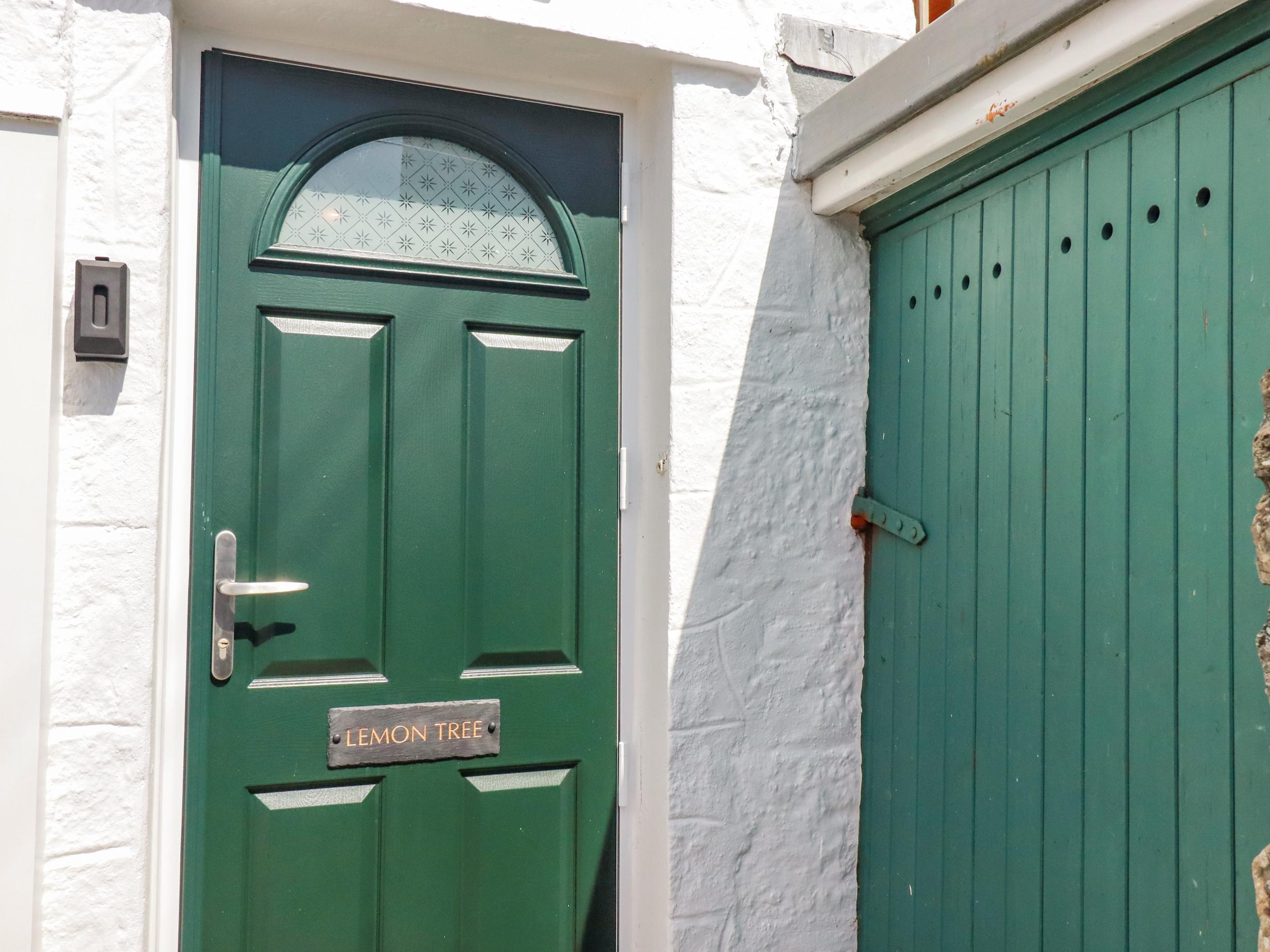 Holiday Cottage Reviews for Lemon Tree - Holiday Cottage in Falmouth, Cornwall Inc Scilly