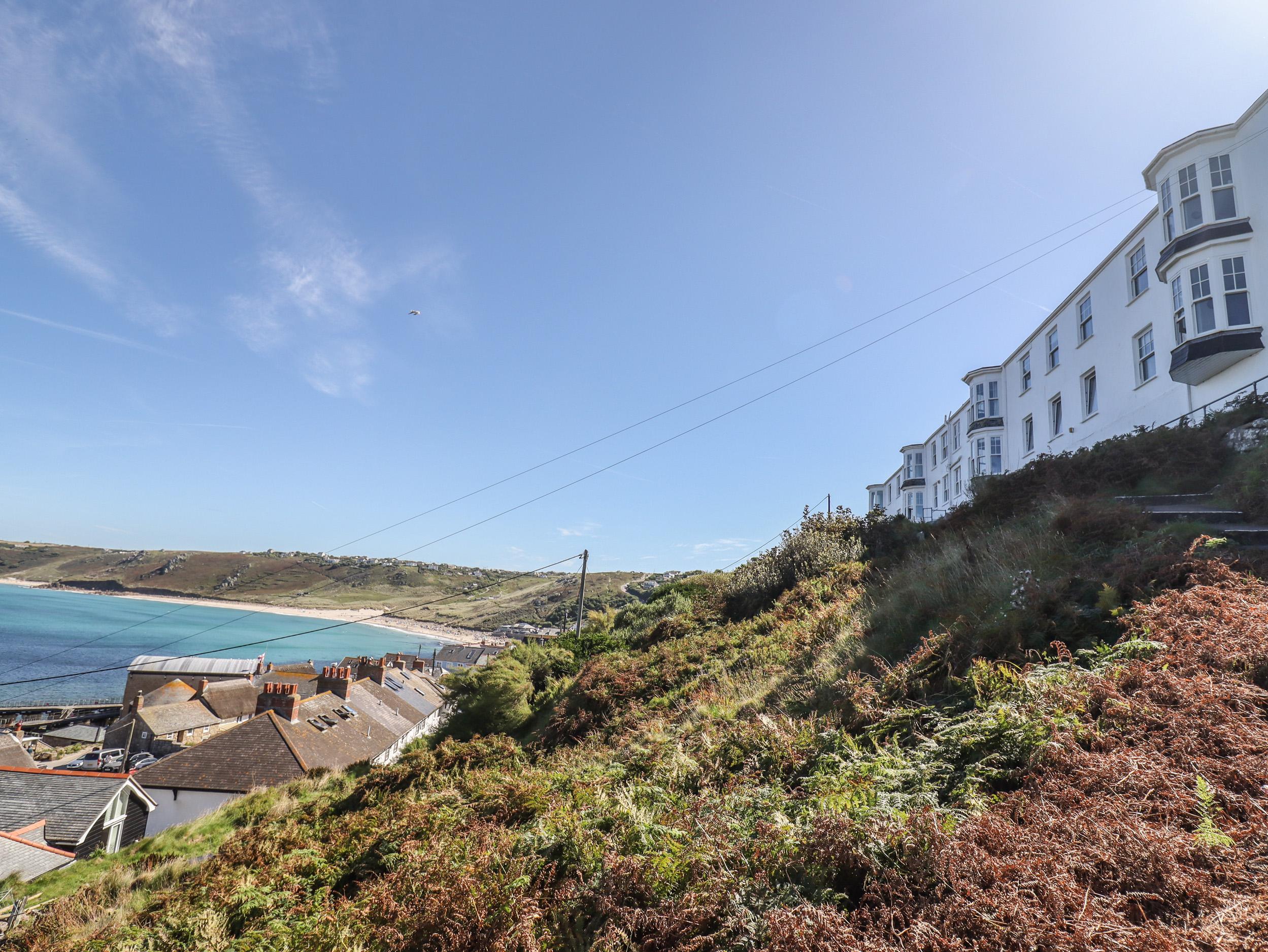 Holiday Cottage Reviews for Starfish - Holiday Cottage in Sennen Cove, Cornwall Inc Scilly