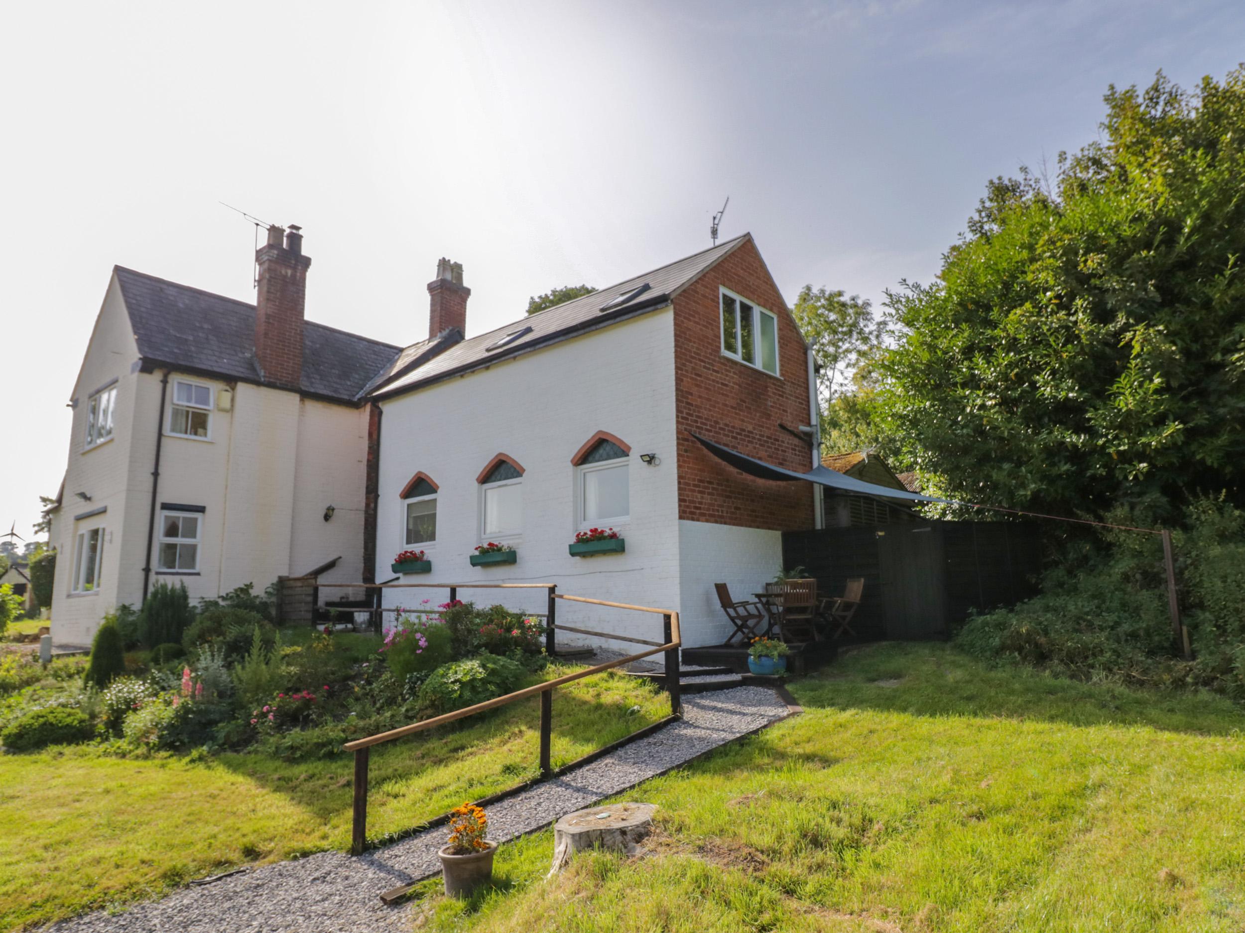 Holiday Cottage Reviews for 3 Oaks Lodge - Holiday Cottage in Shrewsbury, Shropshire