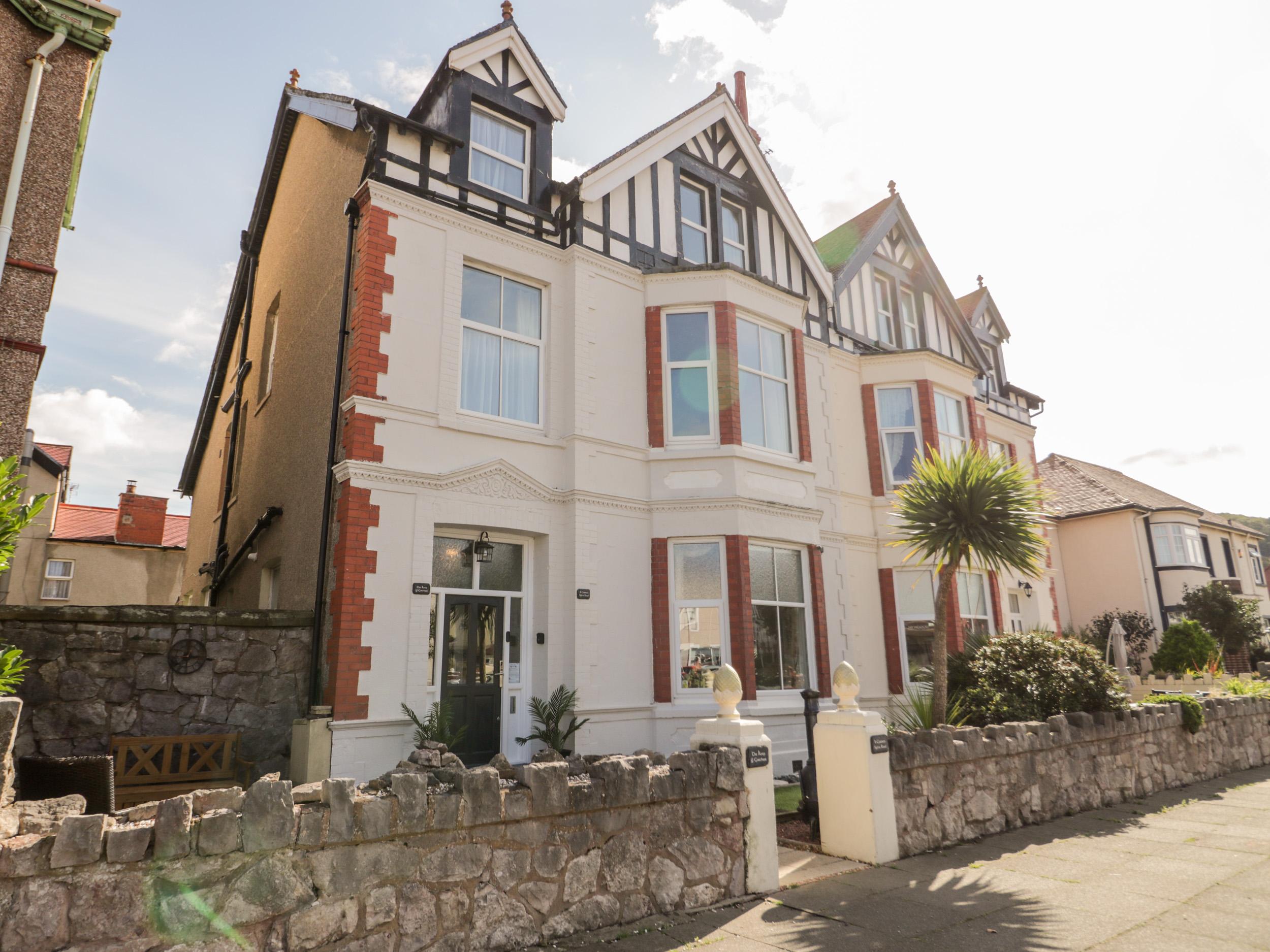 Holiday Cottage Reviews for The Keep - Holiday Cottage in Llandudno, Conwy