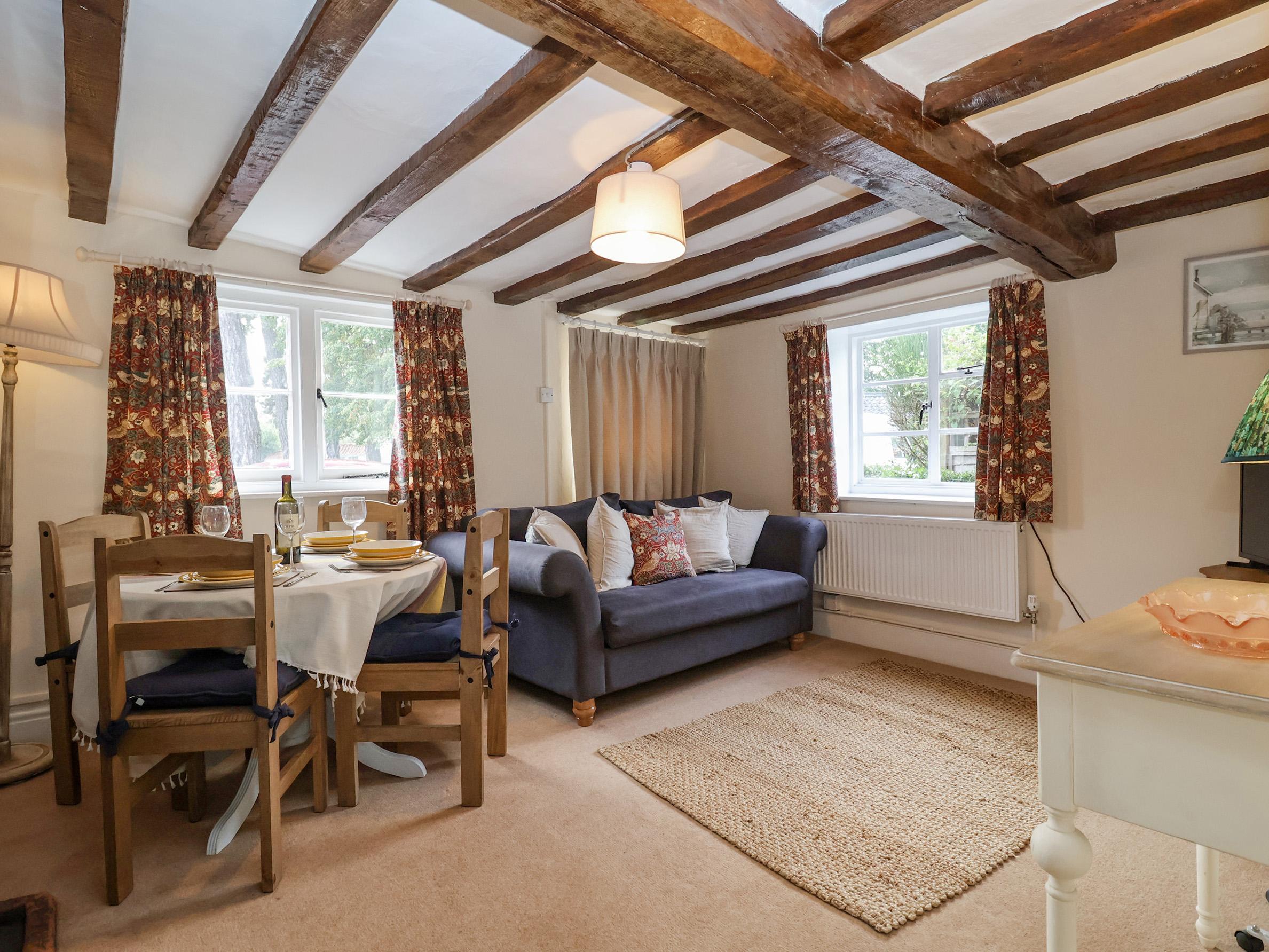 Holiday Cottage Reviews for 2 The Almshouses - Holiday Cottage in Peasenhall, Suffolk