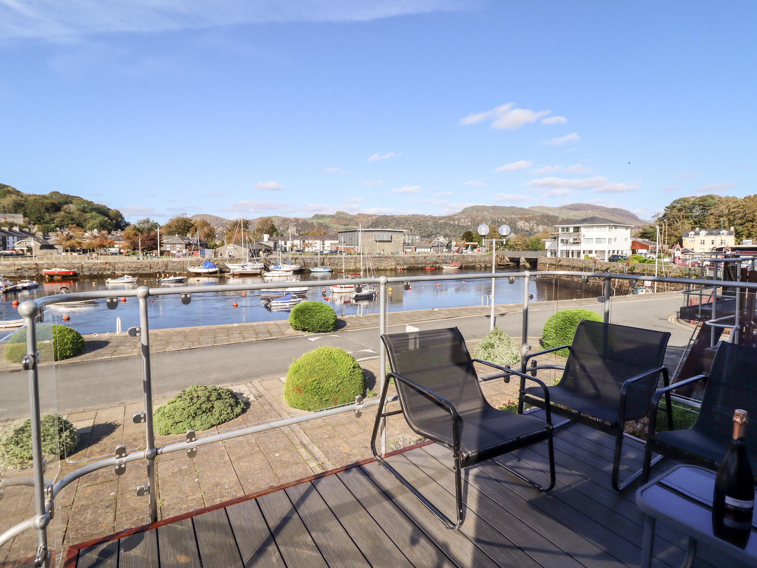 Holiday Cottage Reviews for Sea Breeze - Holiday Cottage in Porthmadog, Gwynedd