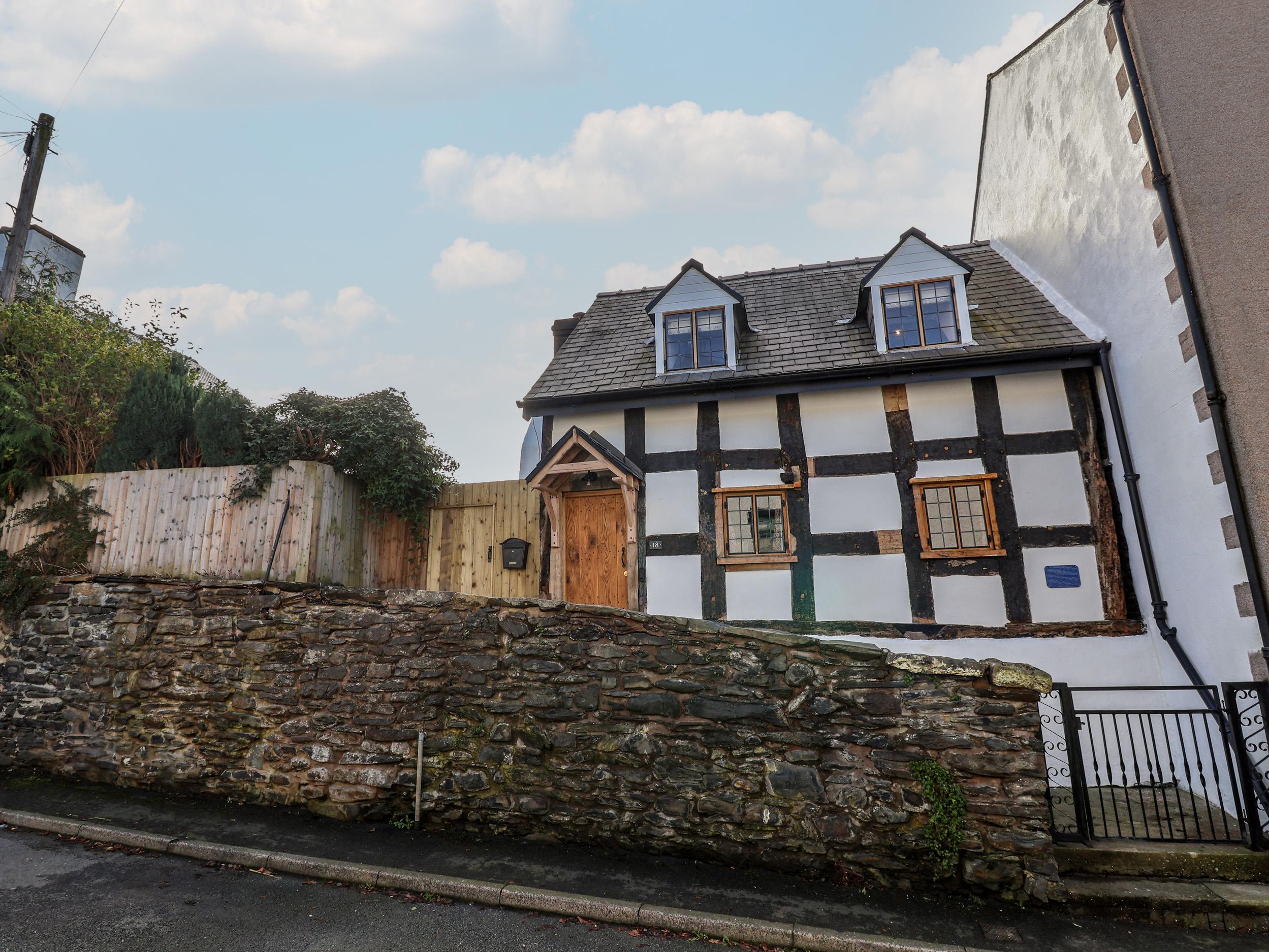 Holiday Cottage Reviews for 18 Church Street - Holiday Cottage in Llangollen, Denbighshire