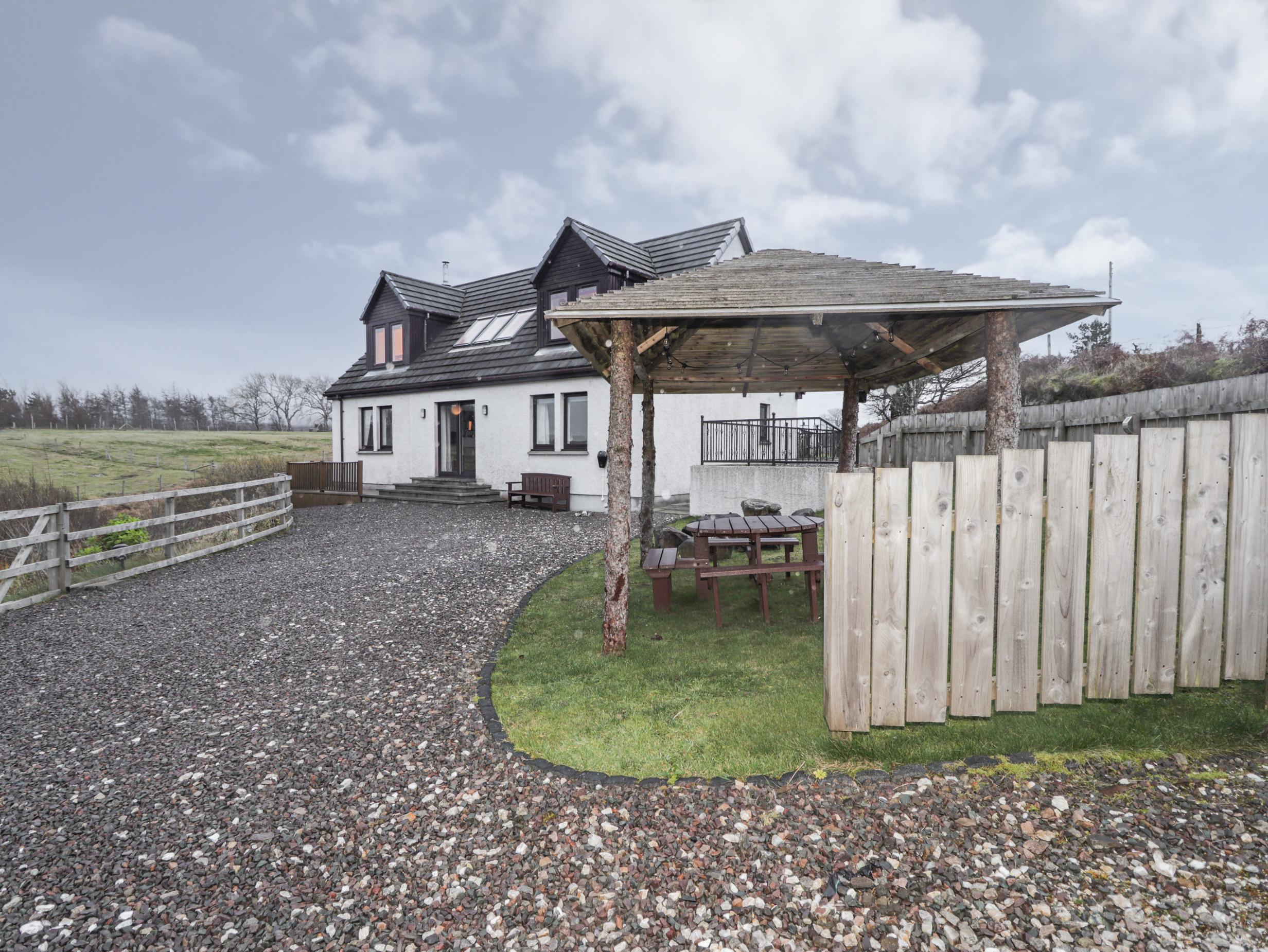 Holiday Cottage Reviews for Roselea - Holiday Cottage in Broadford, Highlands