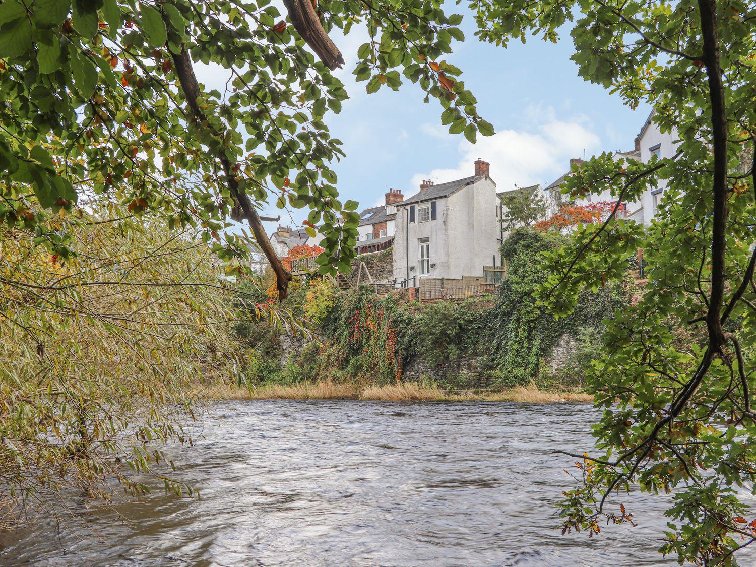 Holiday Cottage Reviews for No. 9 On The Riverbank - Holiday Cottage in Llangollen, Denbighshire