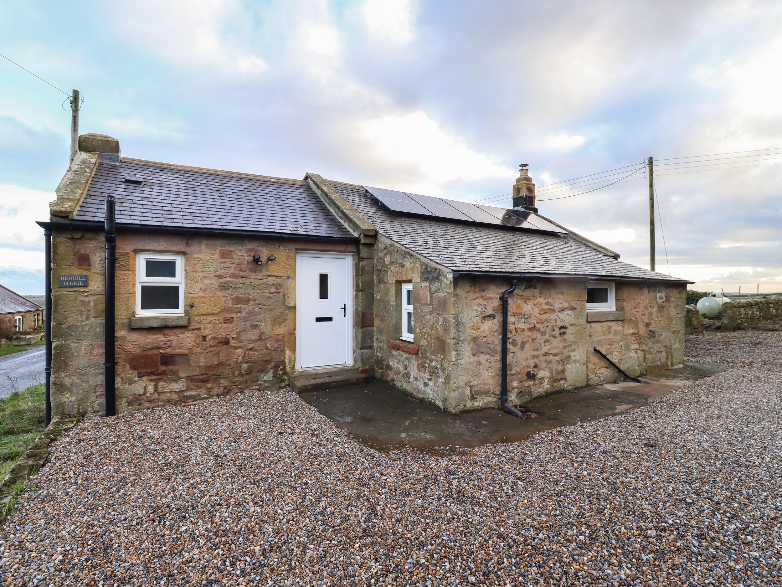 Holiday Cottage Reviews for Henhill Lodge - Holiday Cottage in Seahouses, Northumberland