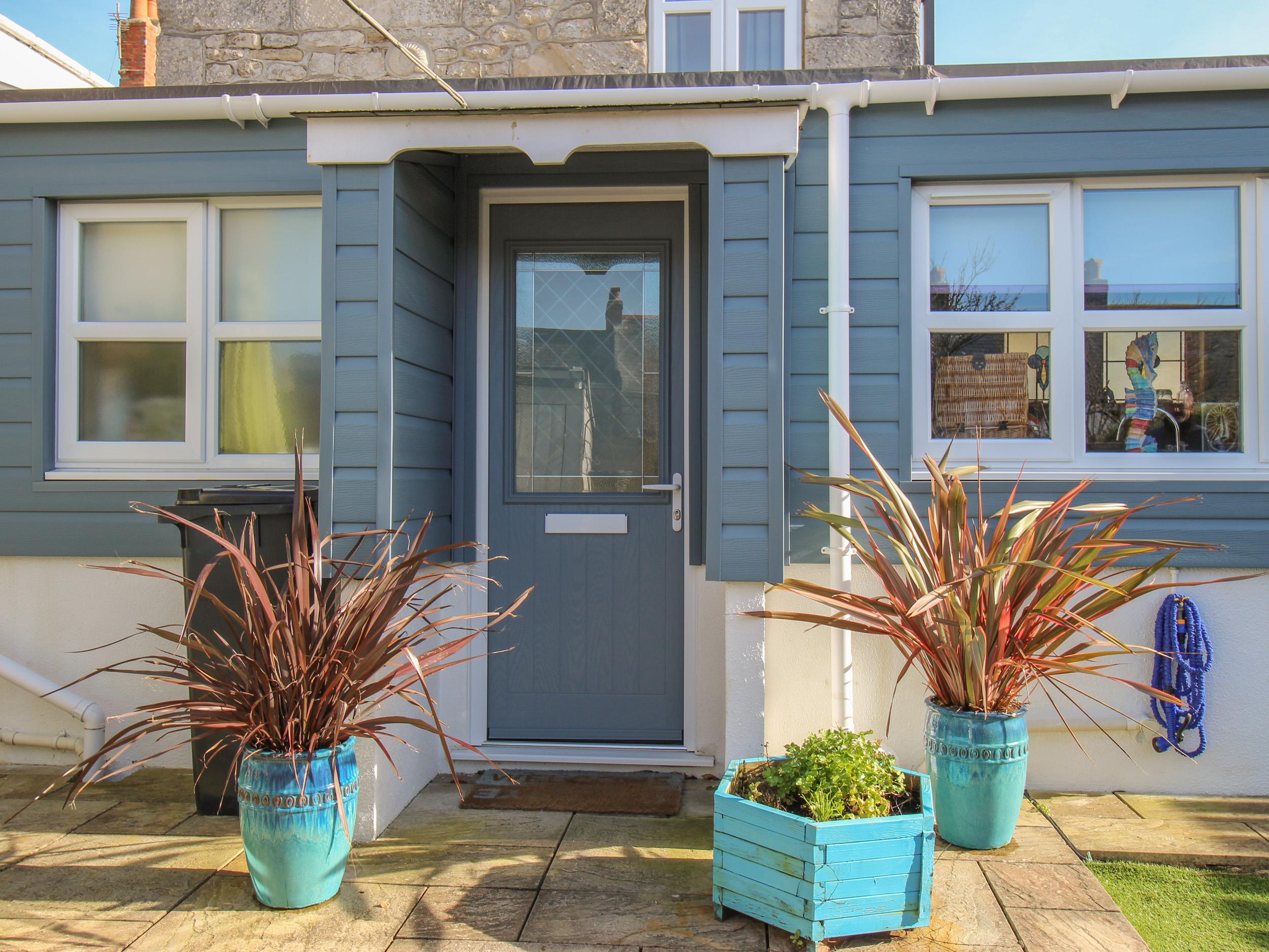 Holiday Cottage Reviews for Cove Cottage Hideaway - Holiday Cottage in  Portland, Dorset