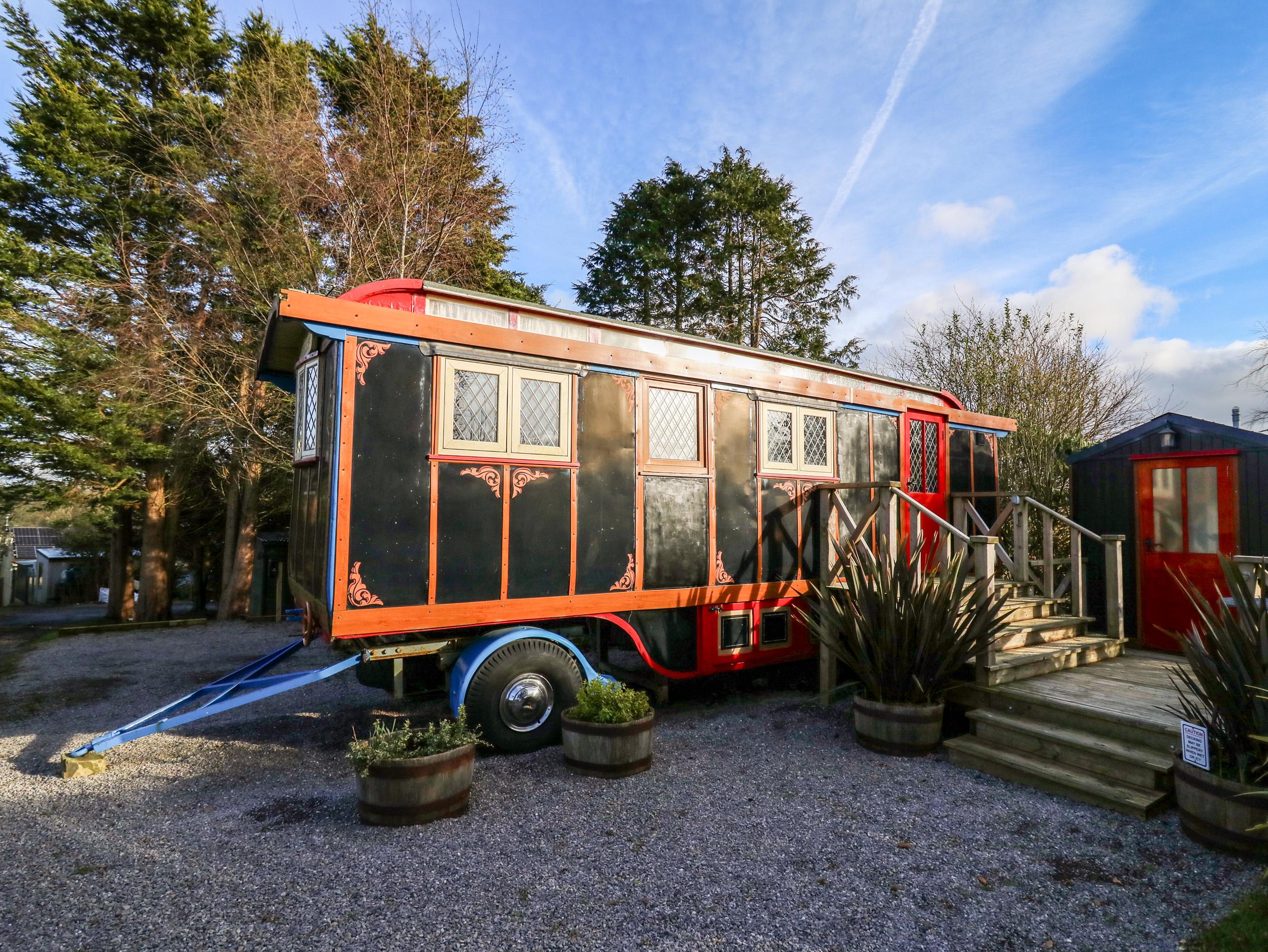 Holiday Cottage Reviews for Dolly the Circus Wagon - Holiday Cottage in Llandysul, Ceredigion