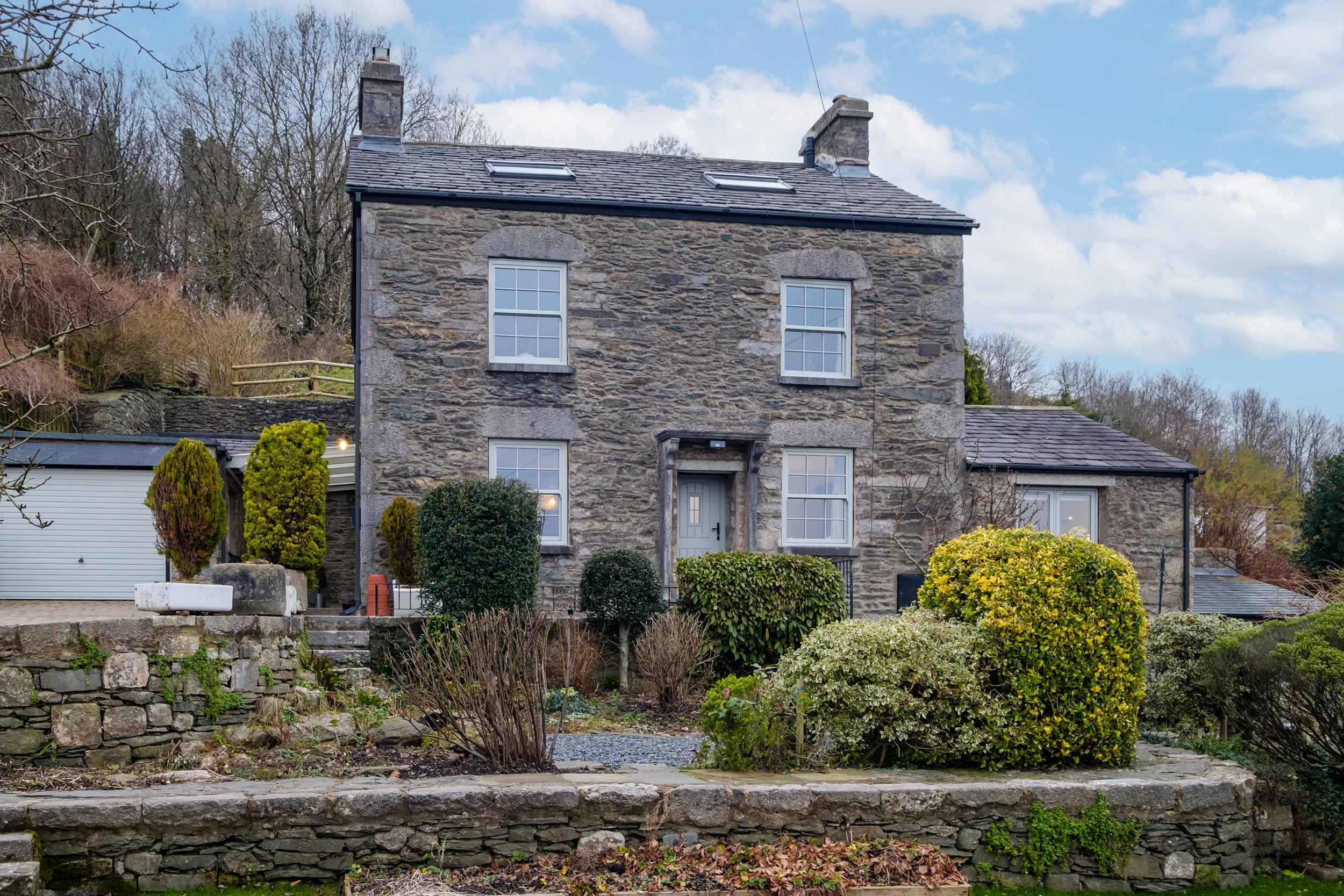Holiday Cottage Reviews for Sunny Brae - Holiday Cottage in Lindale, Cumbria