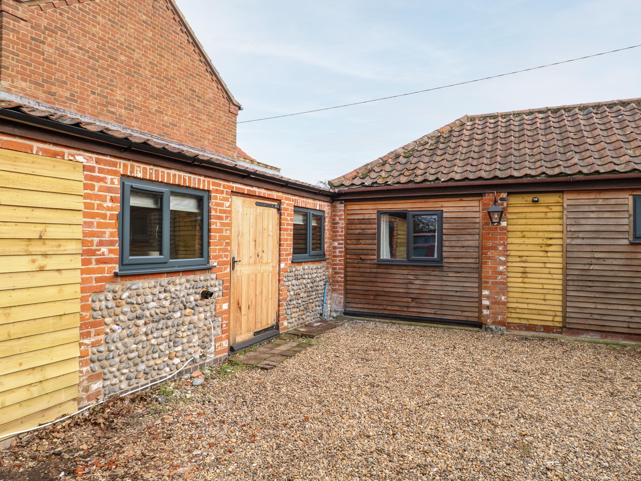 Holiday Cottage Reviews for Squirrel Lodge - Holiday Cottage in Mundesley , Norfolk