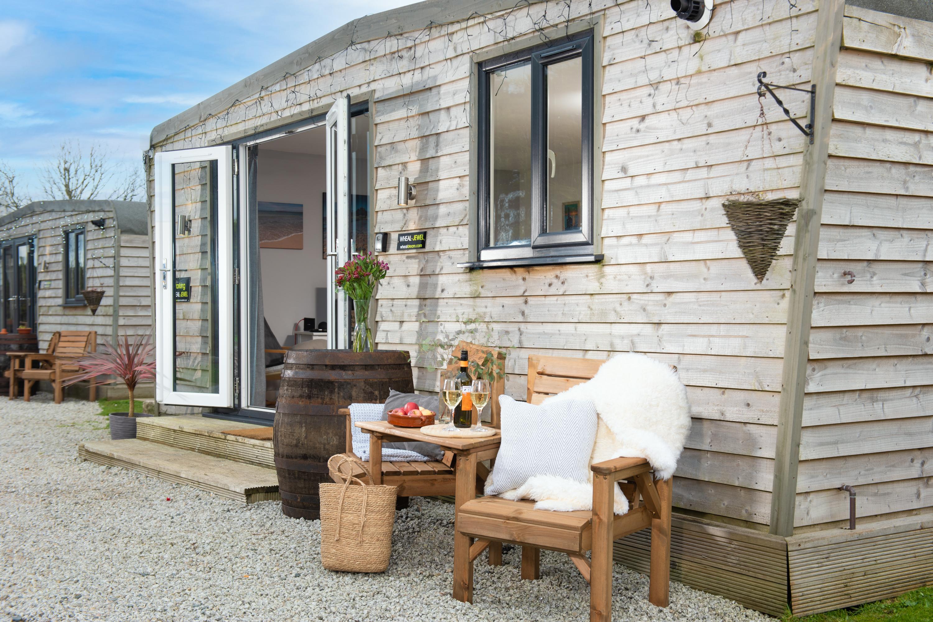 Holiday Cottage Reviews for Wheal Jewel Lodge - Holiday Cottage in Helston, Cornwall Inc Scilly