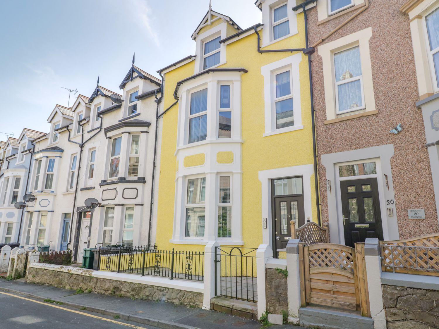 Holiday Cottage Reviews for DownTown - Manhattan House - Holiday Cottage in Llandudno, Conwy