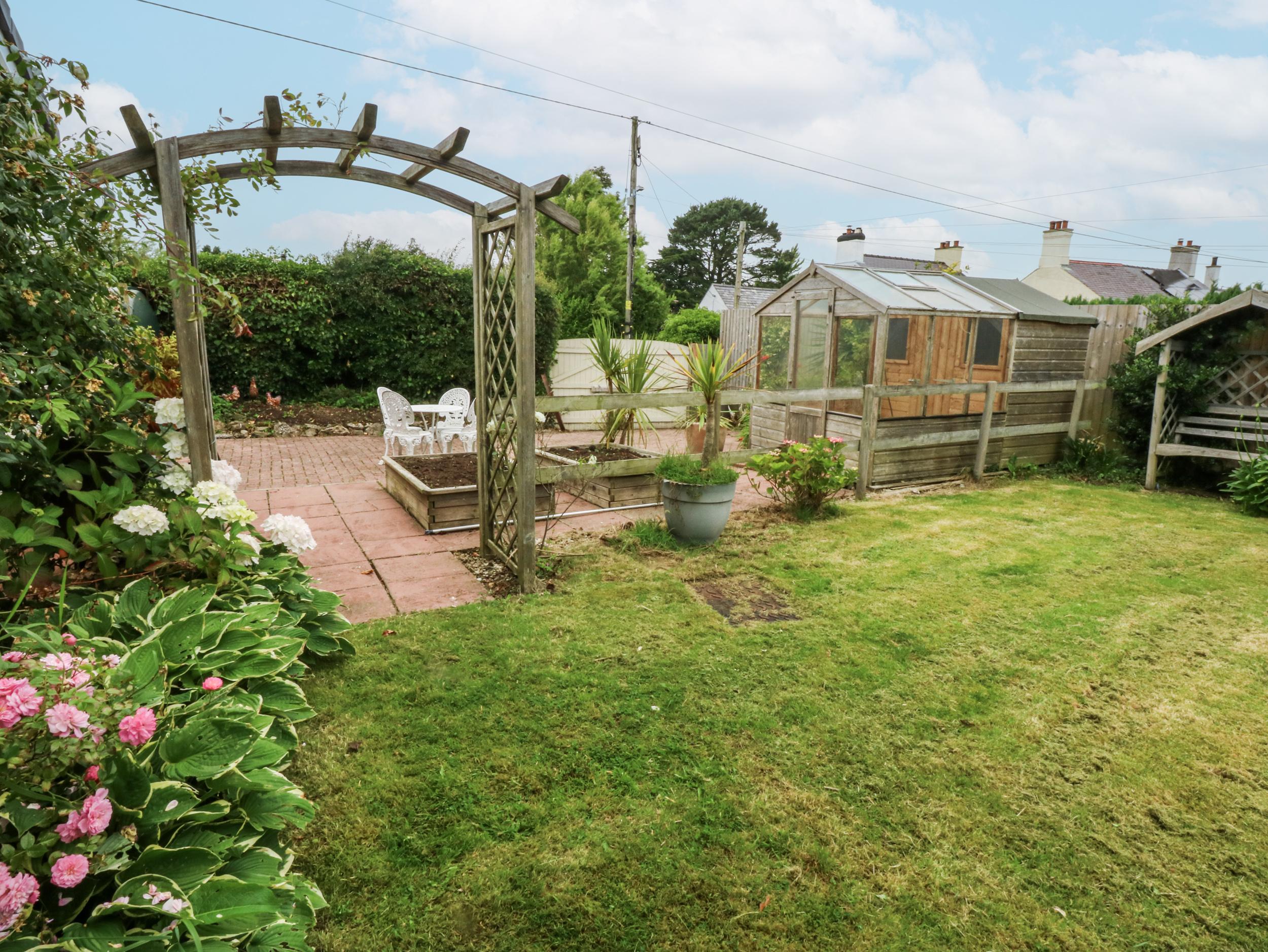 Holiday Cottage Reviews for 1 Maes Y Ffynnon - Holiday Cottage in Menai Bridge, Isle of Anglesey