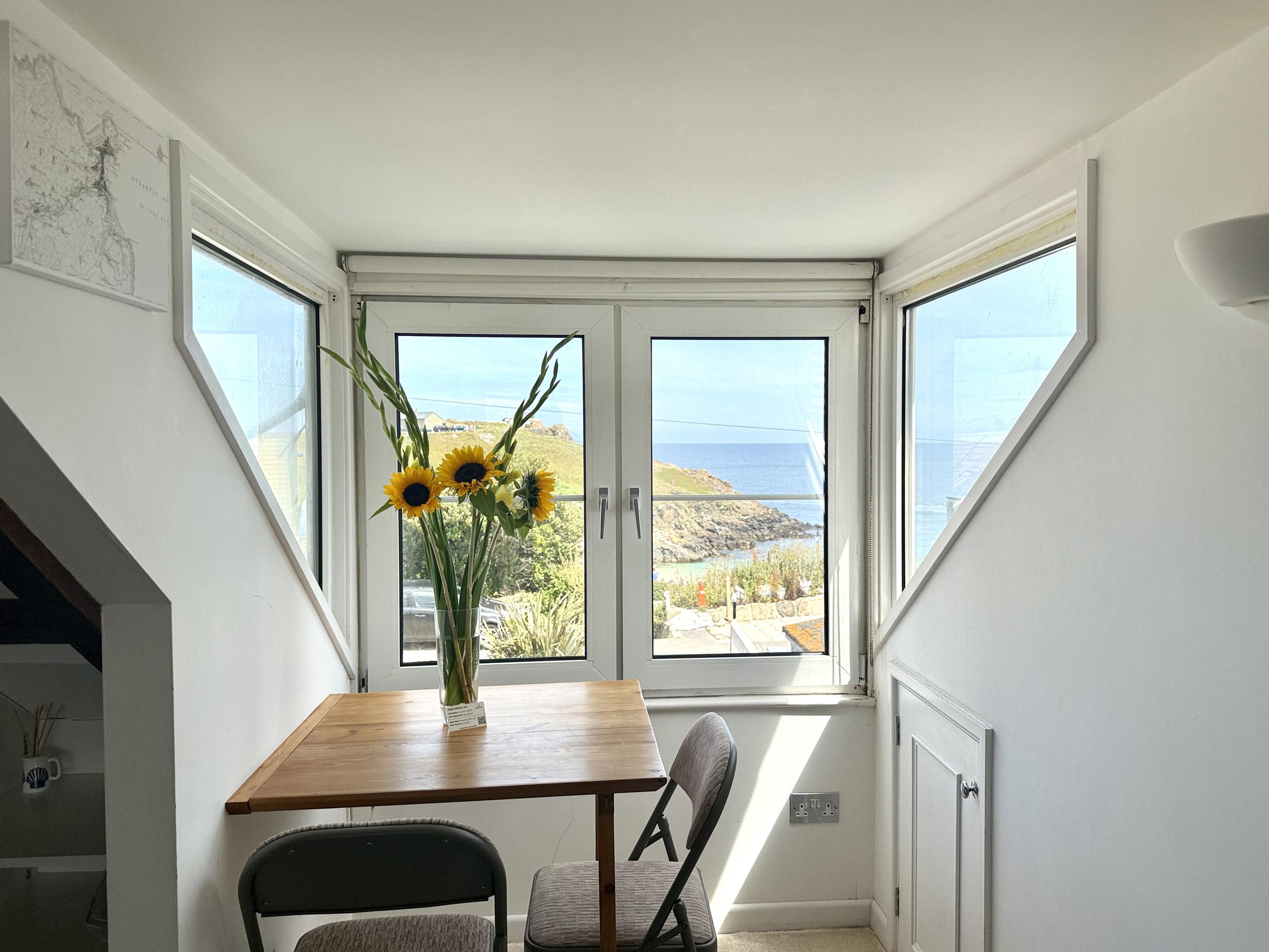 Holiday Cottage Reviews for Seagulls Nest - Holiday Cottage in St Ives, Cornwall Inc Scilly