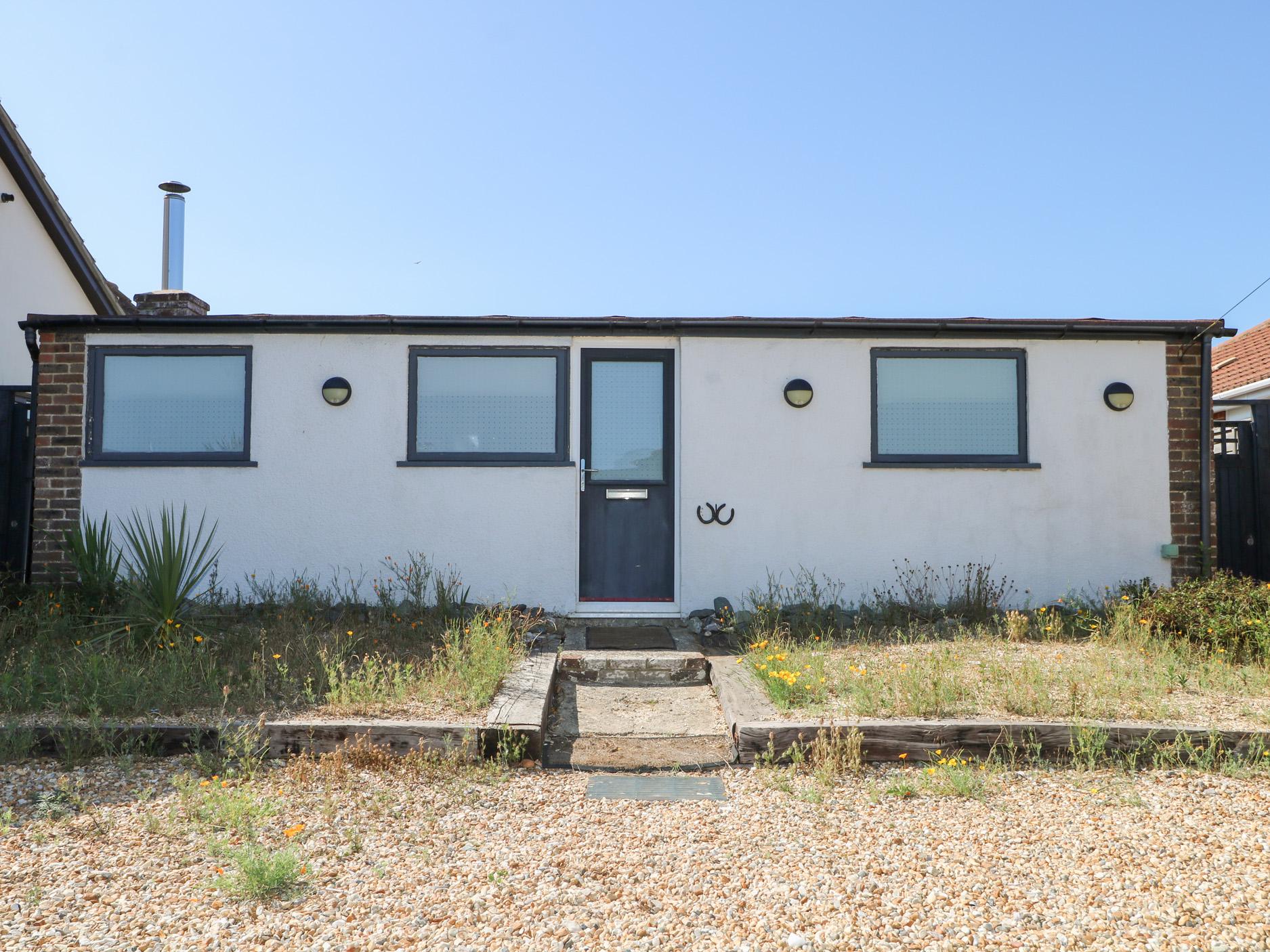 Holiday Cottage Reviews for Harbour Road Quirky Beach Railway Carriages - Holiday Cottage in Bognor Regis, West Sussex