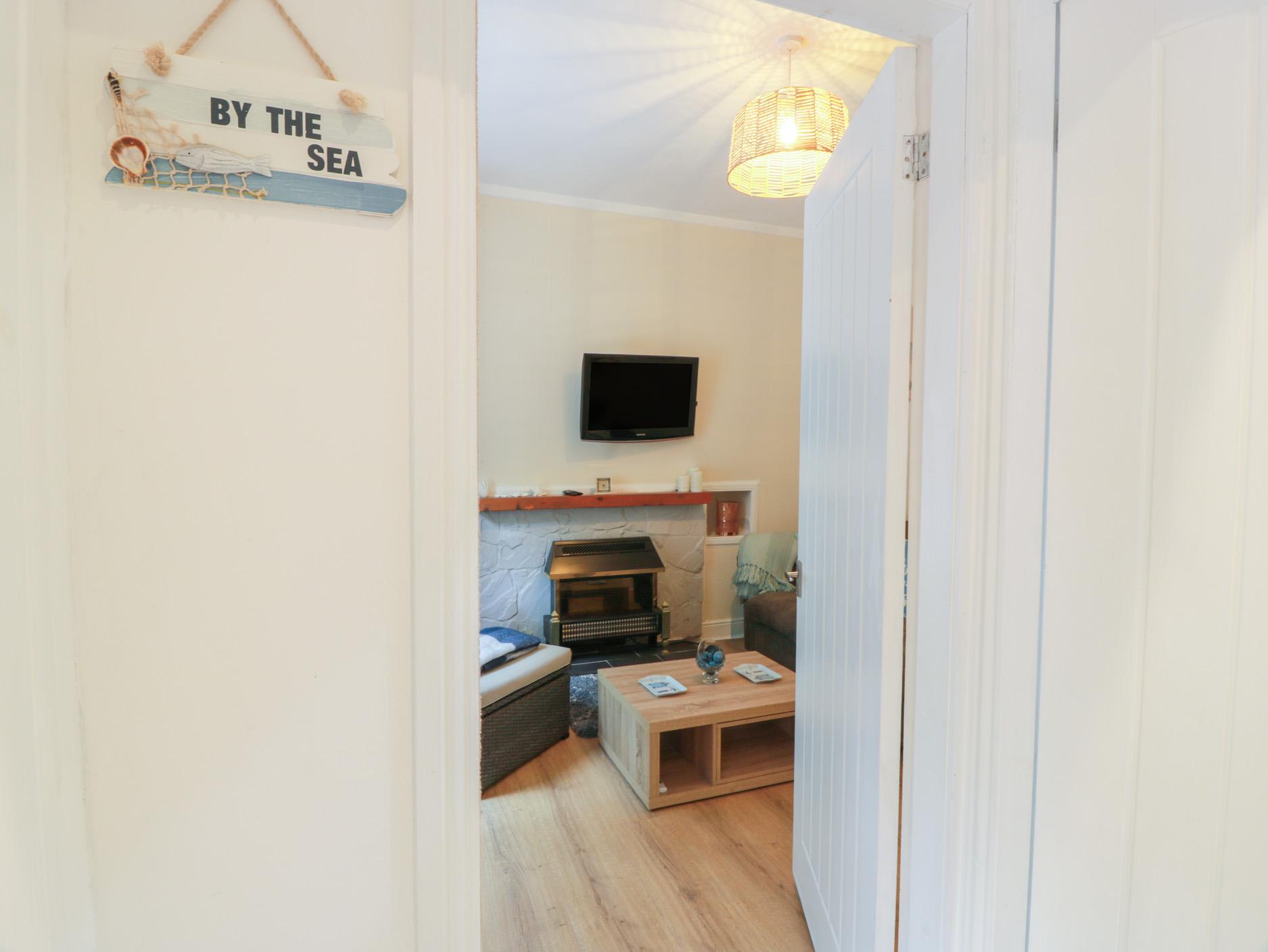 Holiday Cottage Reviews for Cosy In - Holiday Cottage in Isle of Cumbrae, North Ayrshire