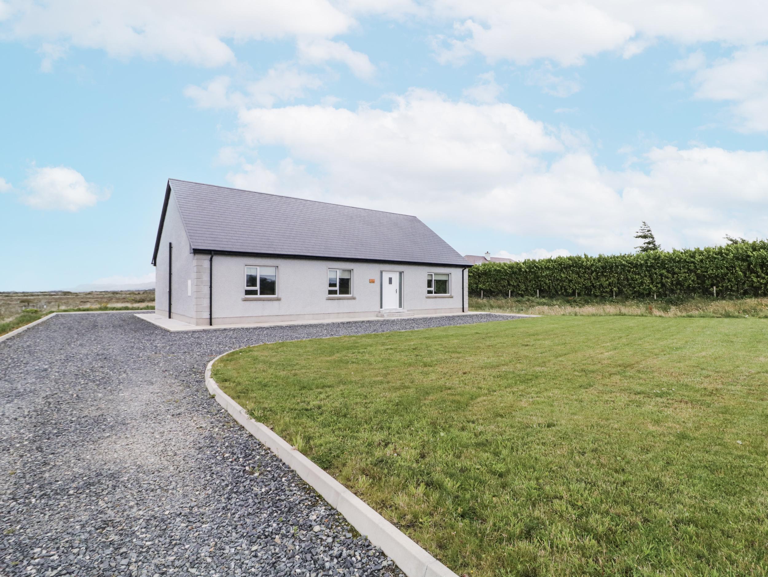 Holiday Cottage Reviews for Teac Caoimhe - Holiday Cottage in Creeslough, Donegal