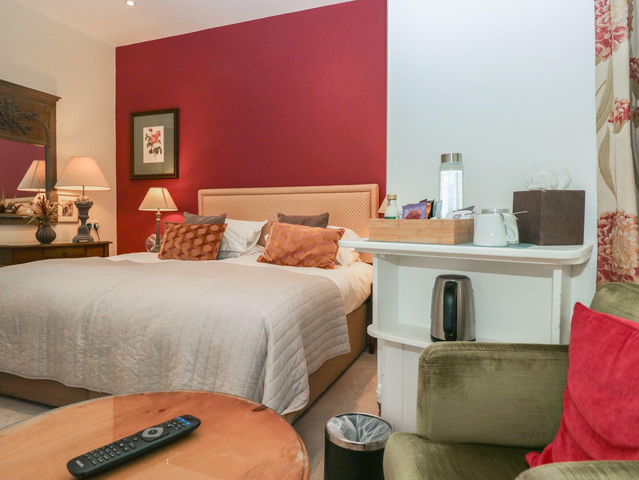 Sc 1753889942 1182118 12