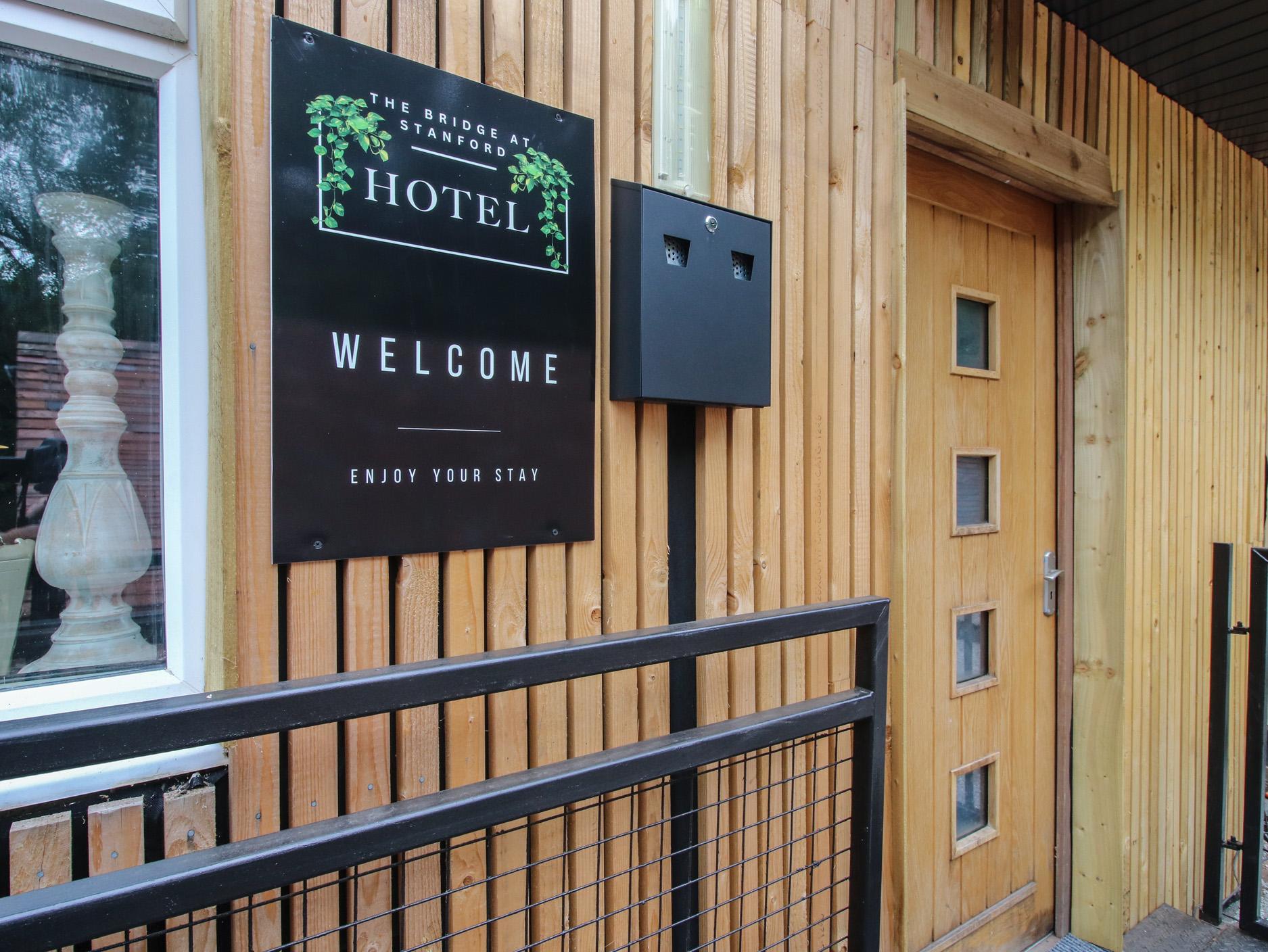 Holiday Cottage Reviews for Apartment 2 The Bridge at Stanford Hotel - Holiday Cottage in Worcester, Worcestershire