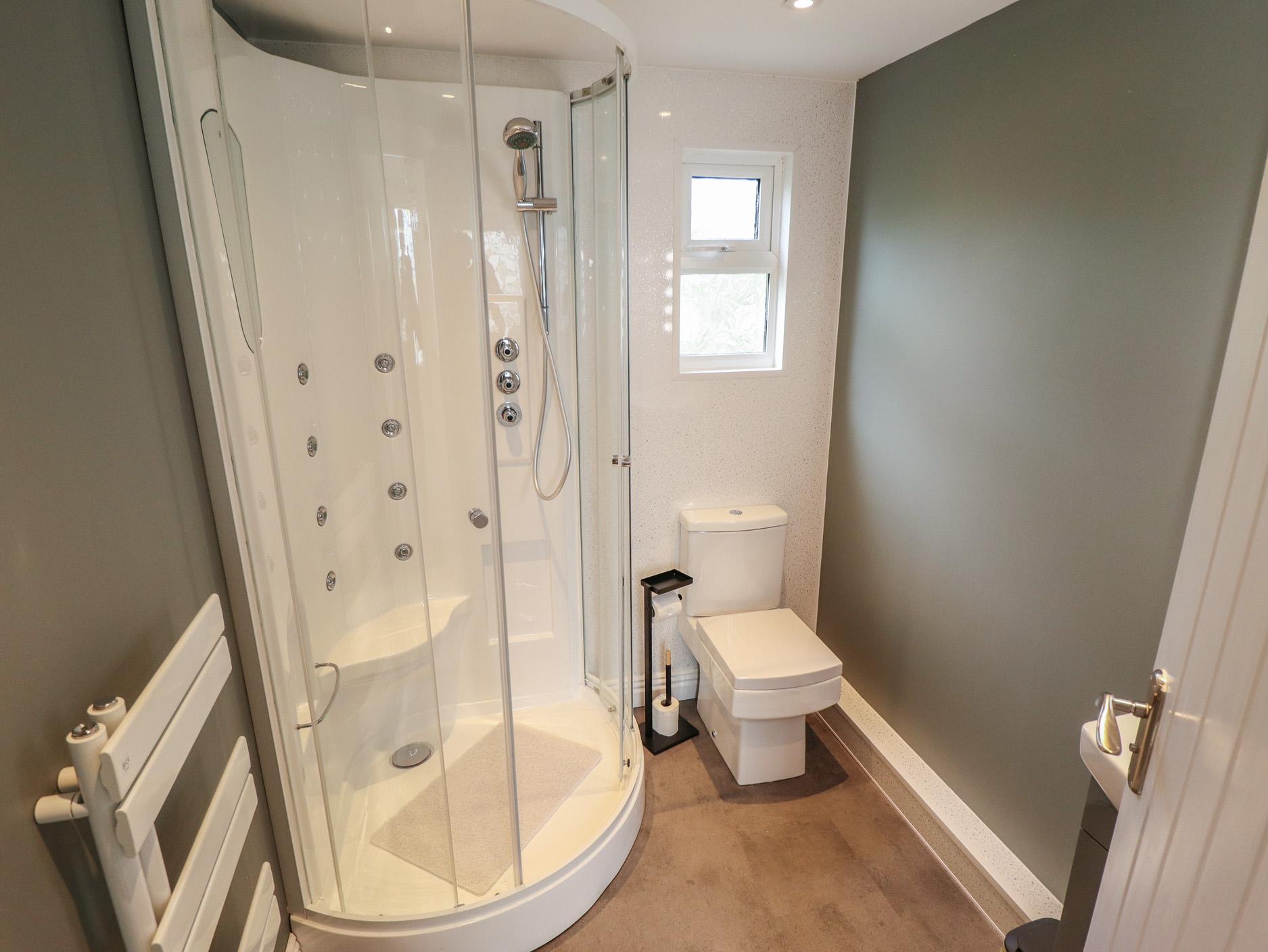 Sc 1754989981 1181885 12