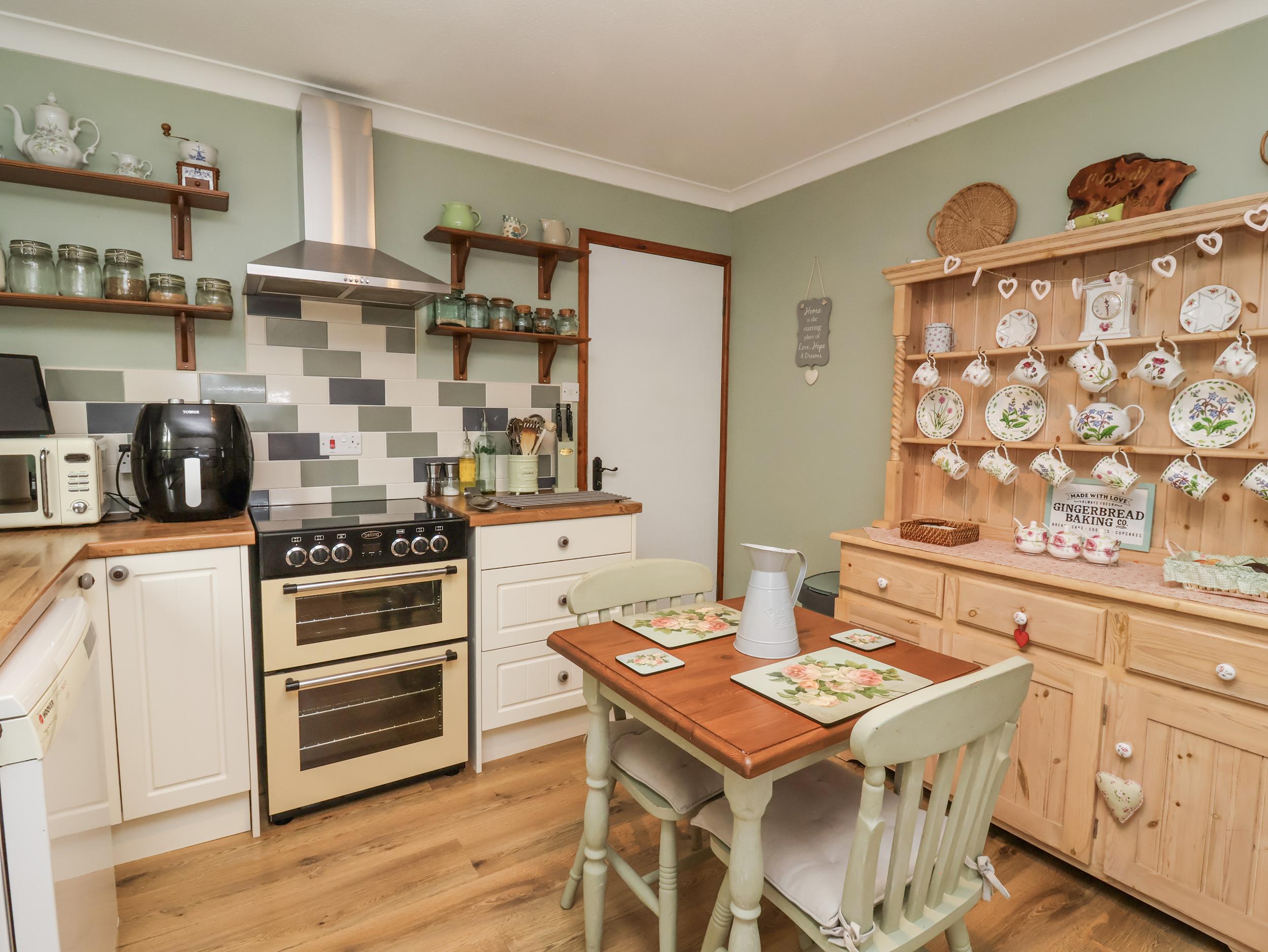 Sc 1755247068 1182837 12