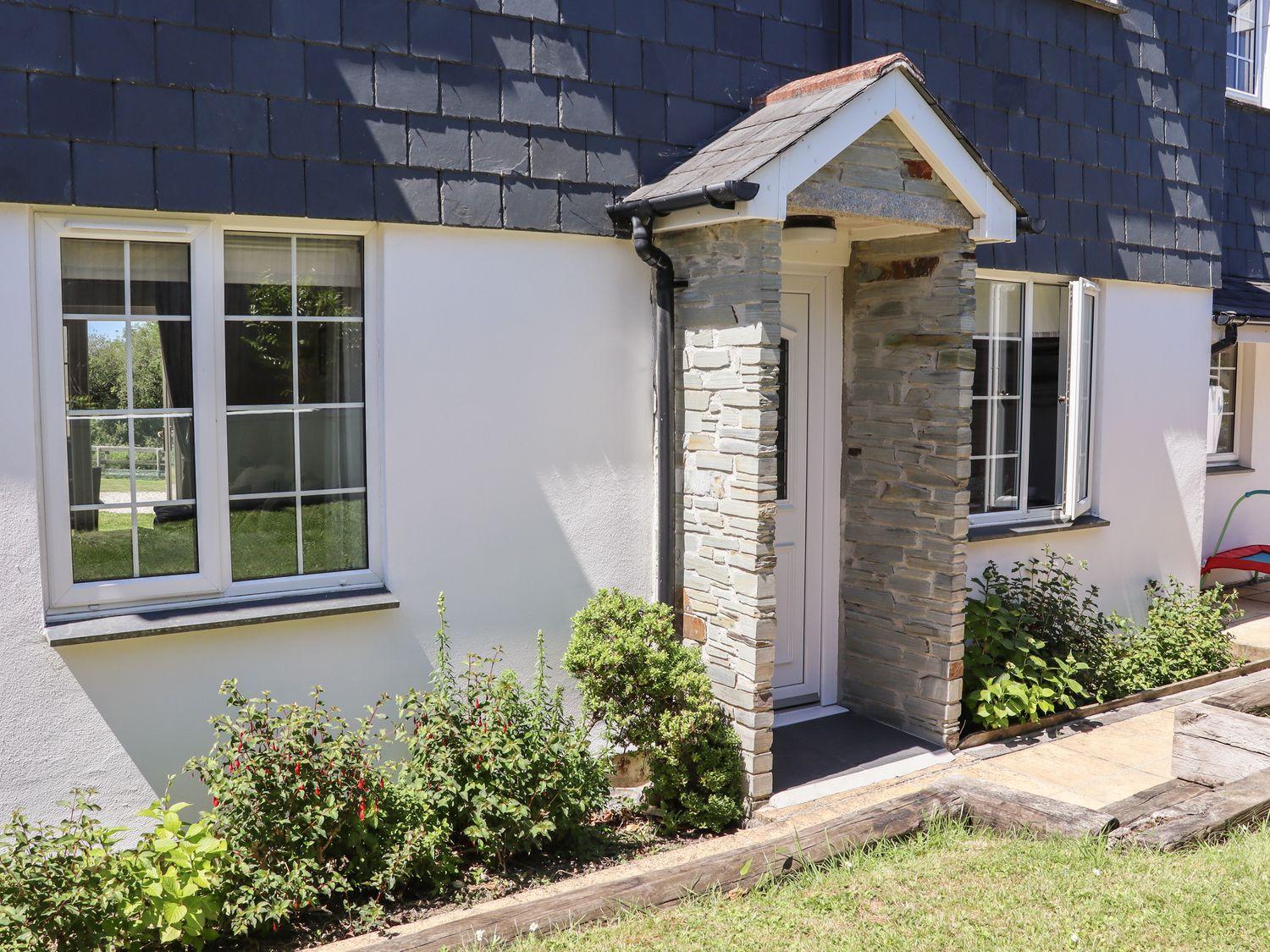 Holiday Cottage Reviews for Atlantic View Apartment - Holiday Cottage in Bude, Cornwall Inc Scilly