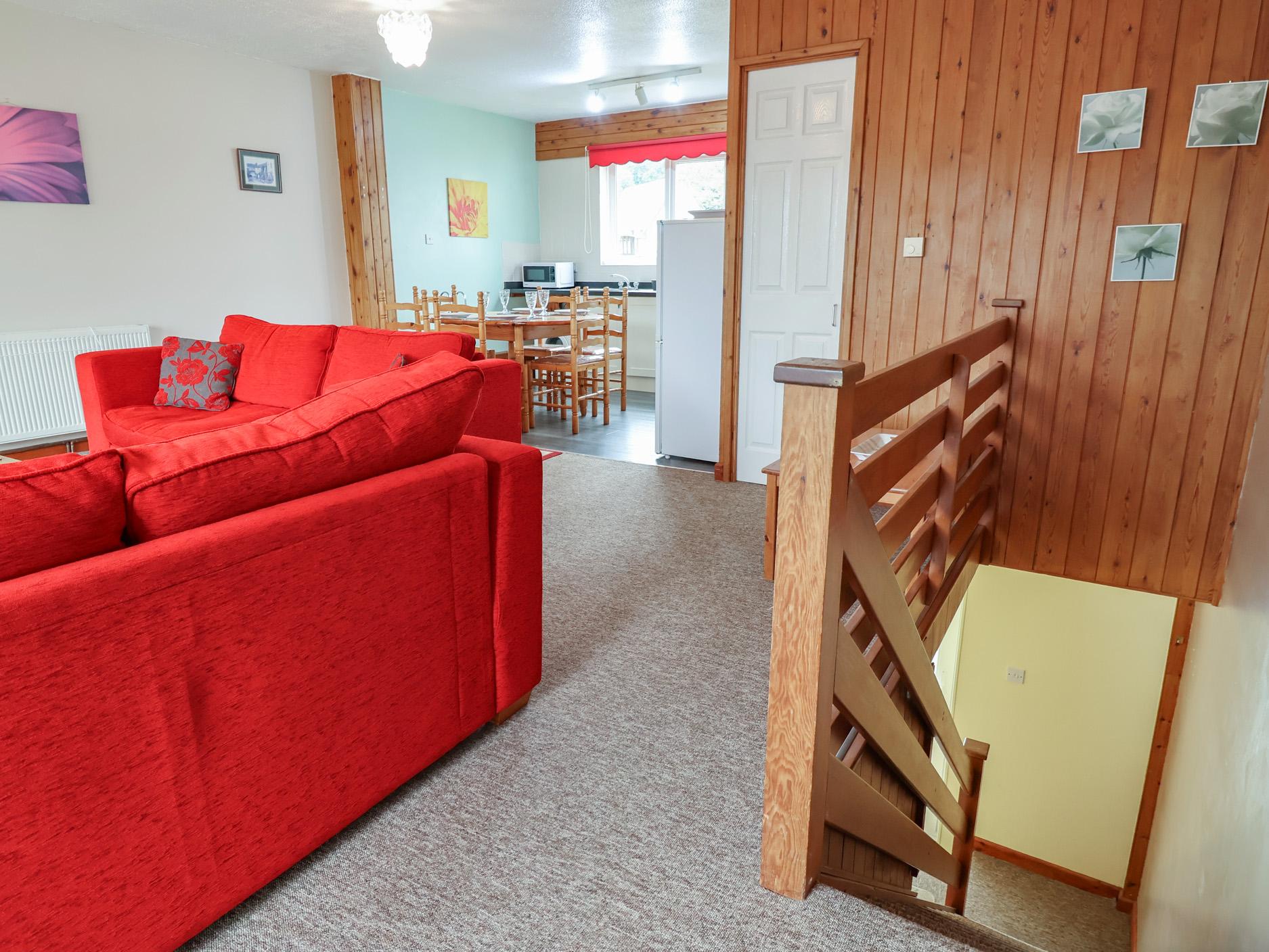 Sc 1755595050 1182120 35