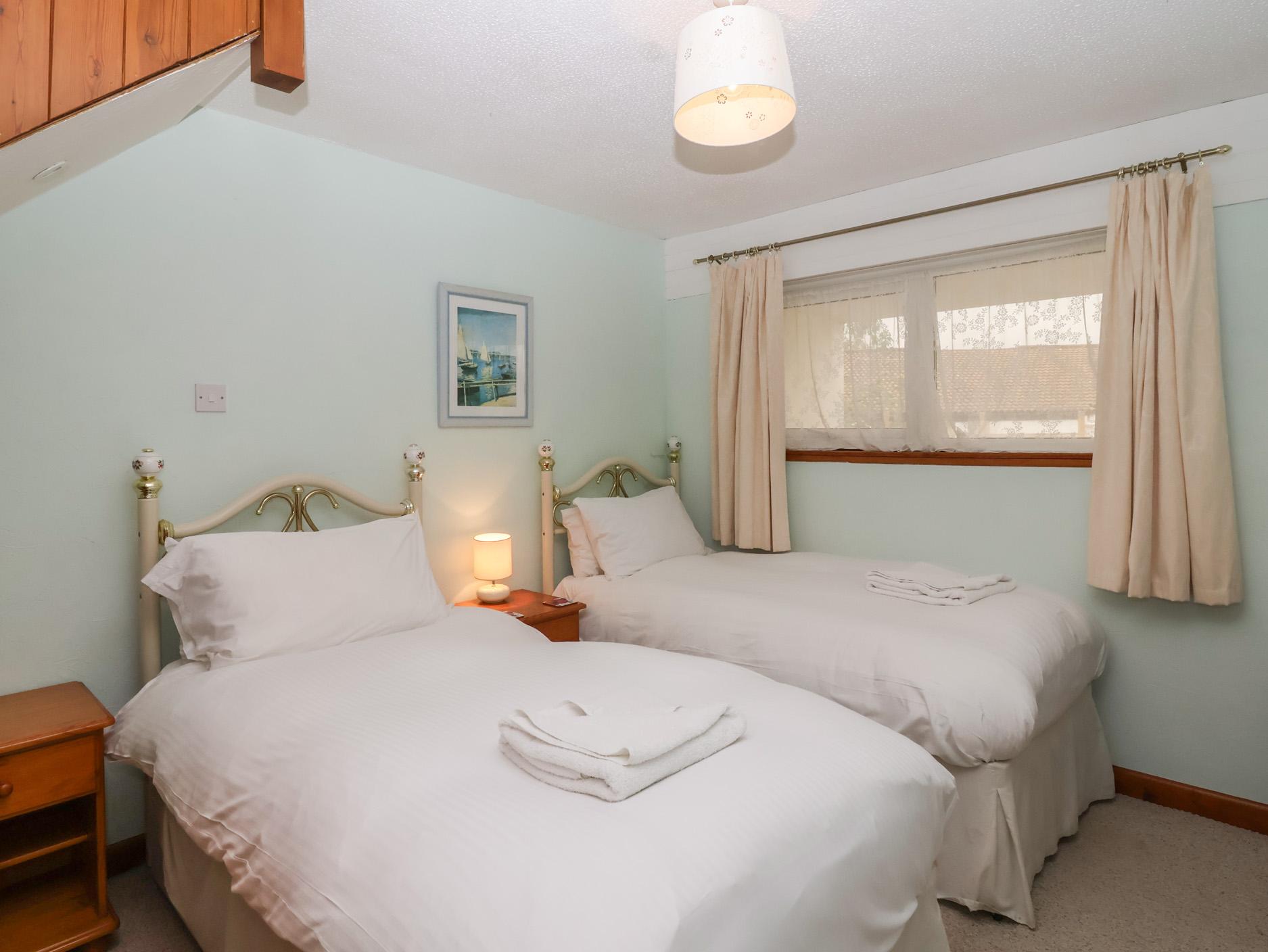 Sc 1755595060 1182120 37