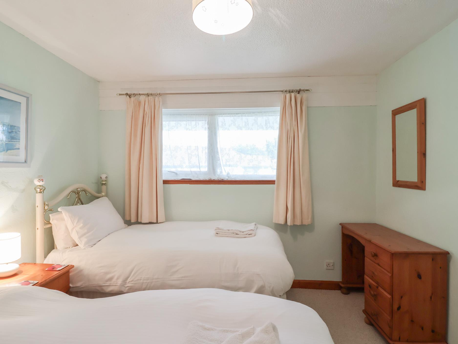 Sc 1755595073 1182120 40